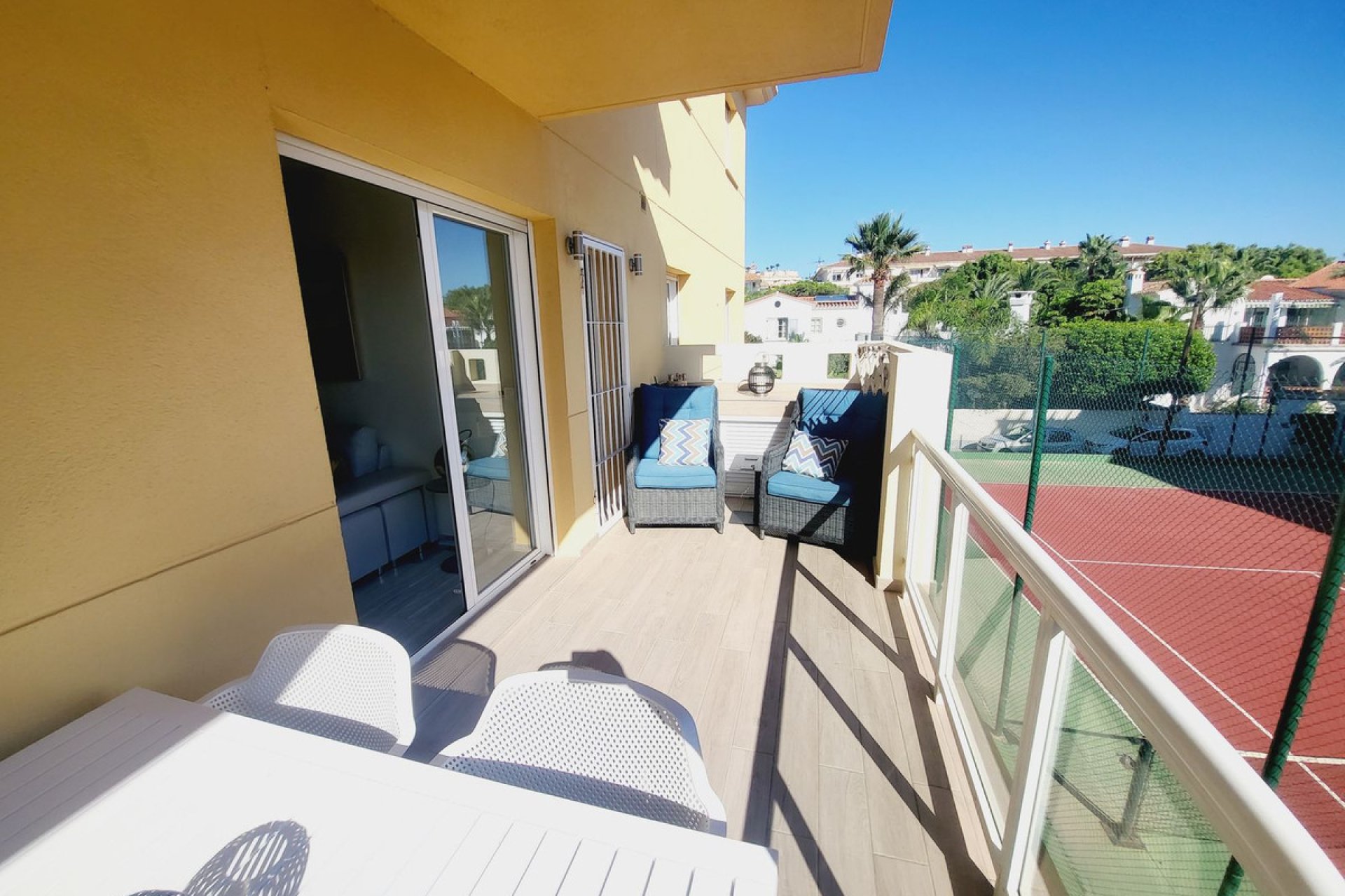 Resale - Apartment - Middle Floor Apartment - Mijas - La Cala De Mijas