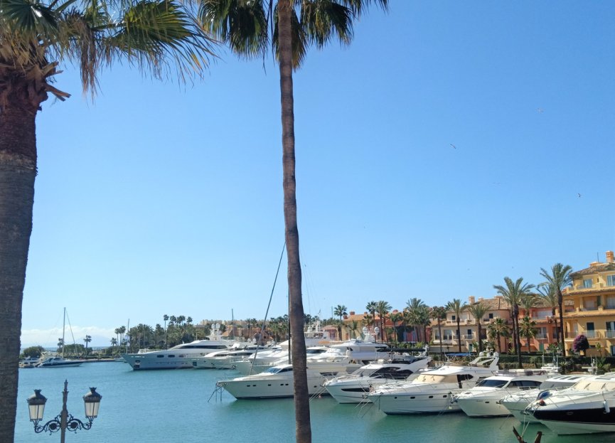 Resale - Apartment - Middle Floor Apartment - Sotogrande Marina