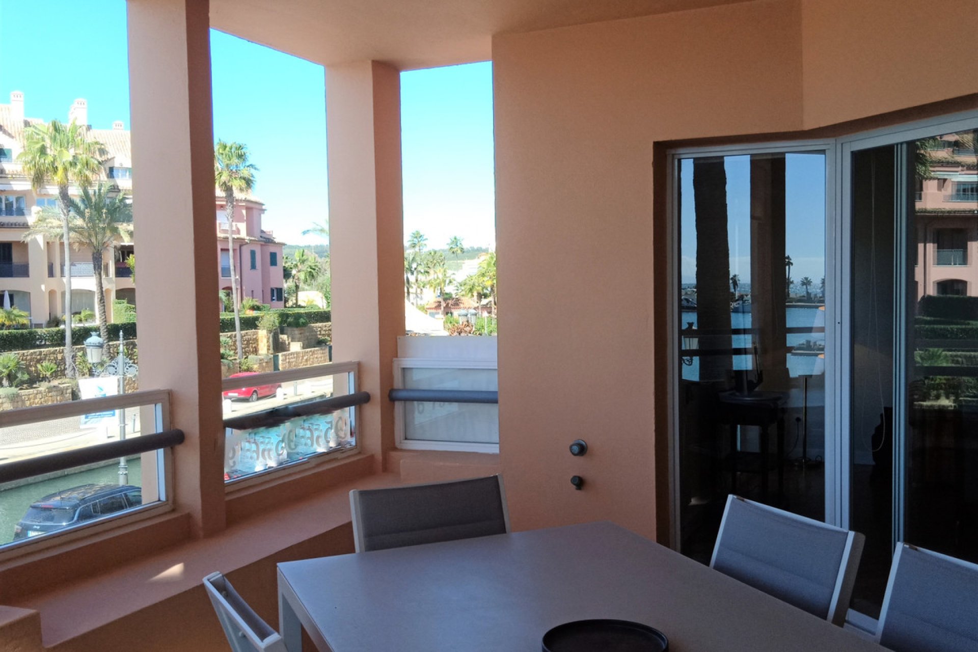 Resale - Apartment - Middle Floor Apartment - Sotogrande Marina