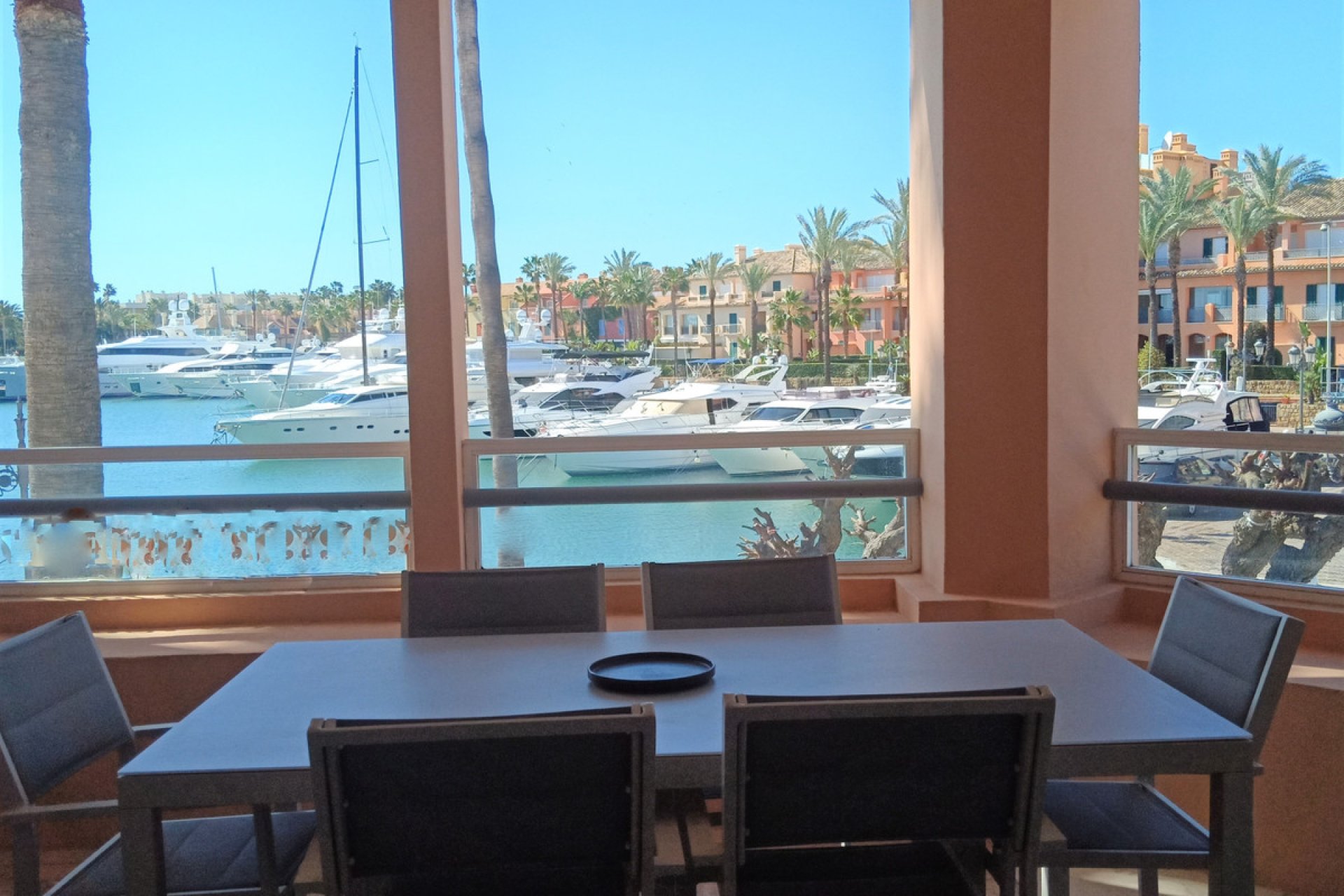 Resale - Apartment - Middle Floor Apartment - Sotogrande Marina