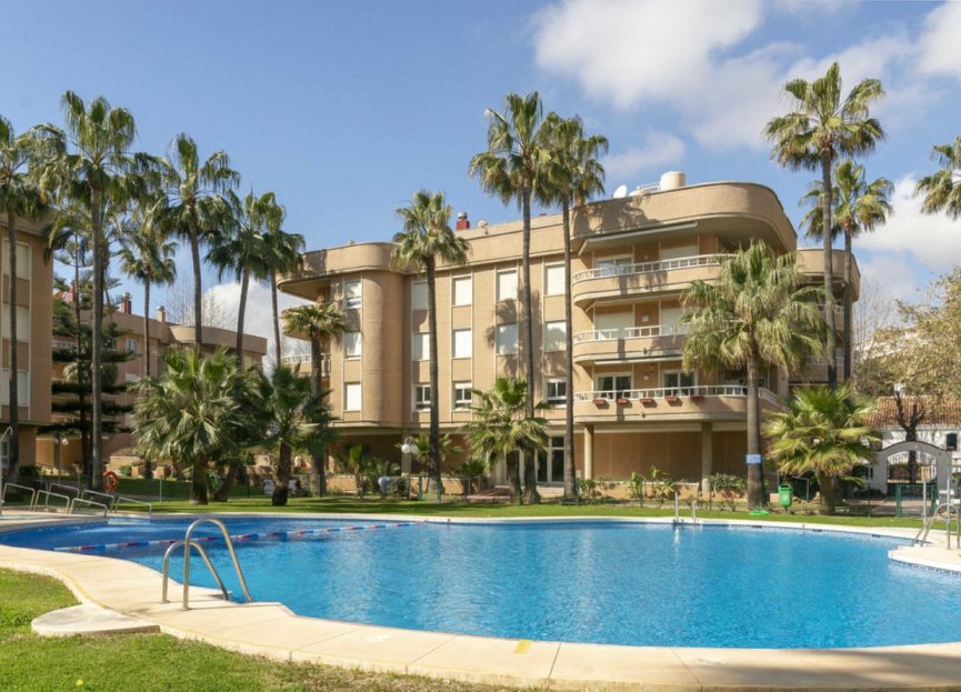 Resale - Apartment - Middle Floor Apartment - Torremolinos - La Carihuela