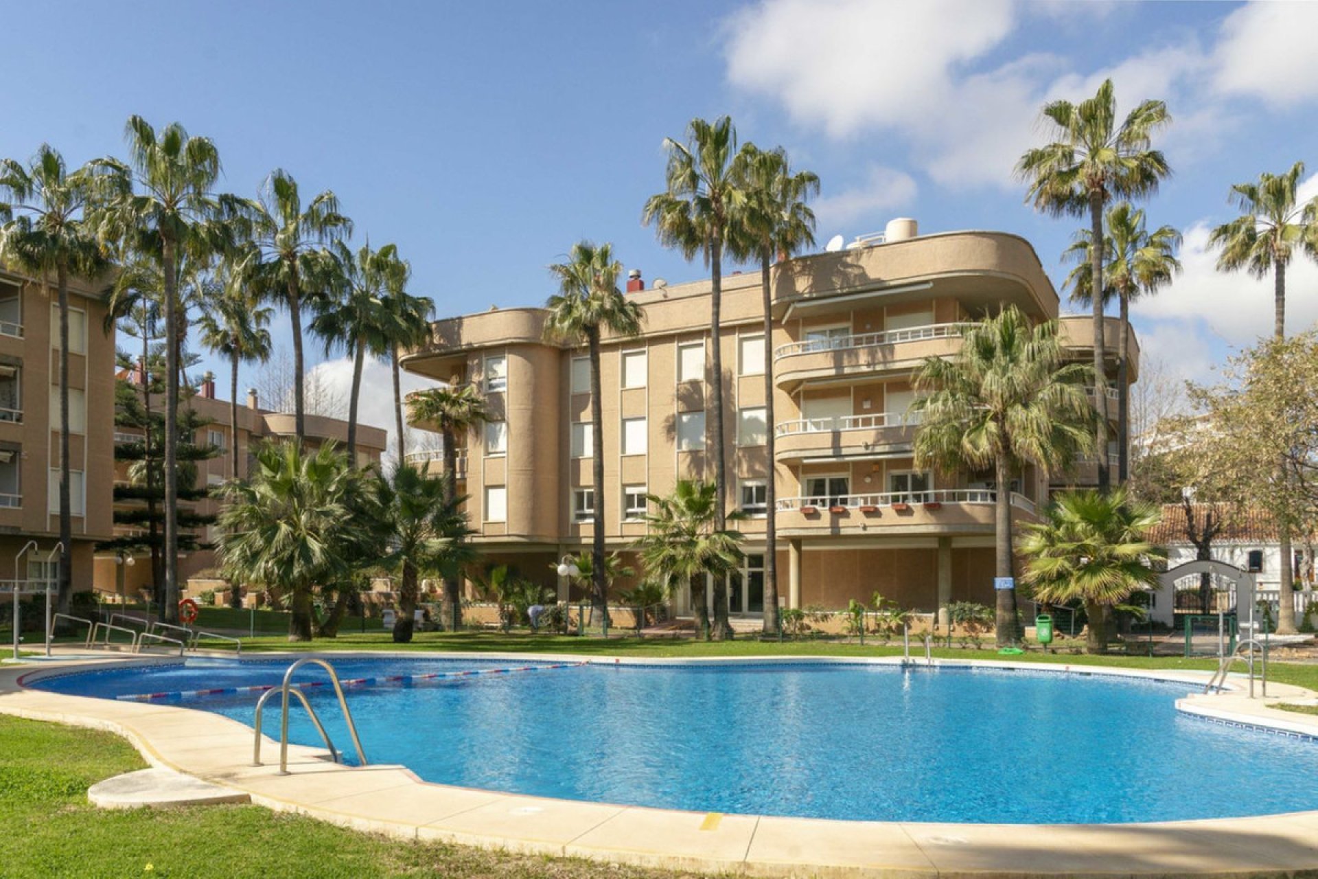 Resale - Apartment - Middle Floor Apartment - Torremolinos - La Carihuela