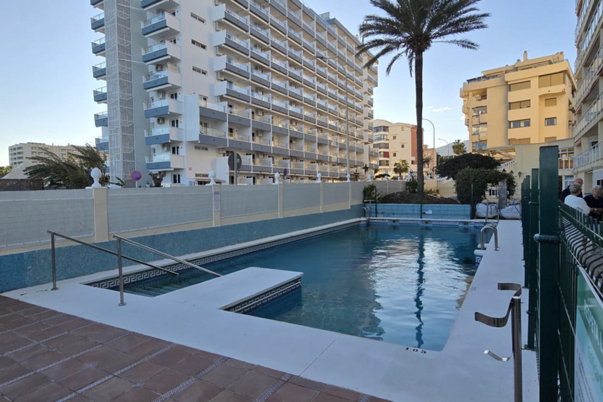 Resale - Apartment - Middle Floor Apartment - Torremolinos - La Carihuela