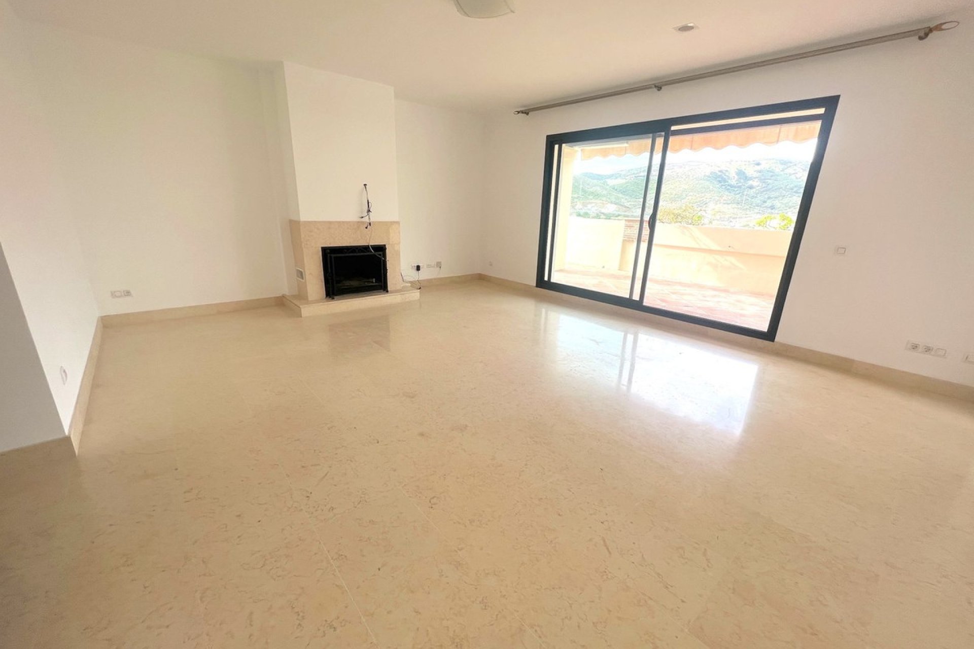 Resale - Apartment - Penthouse - Benahavís - Benahavís Centro