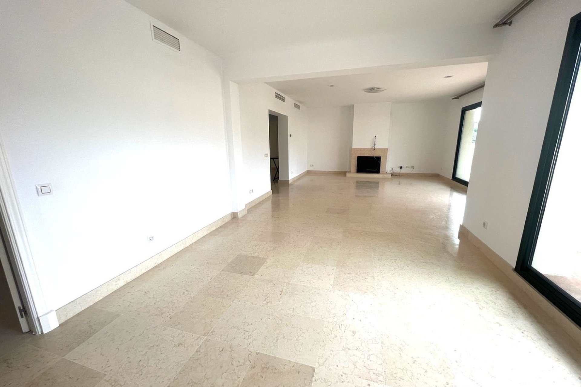 Resale - Apartment - Penthouse - Benahavís - Benahavís Centro