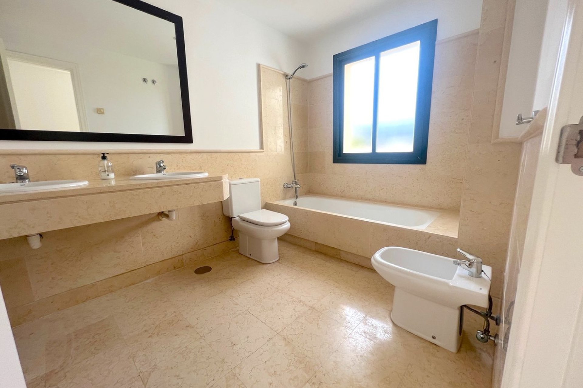 Resale - Apartment - Penthouse - Benahavís - Benahavís Centro