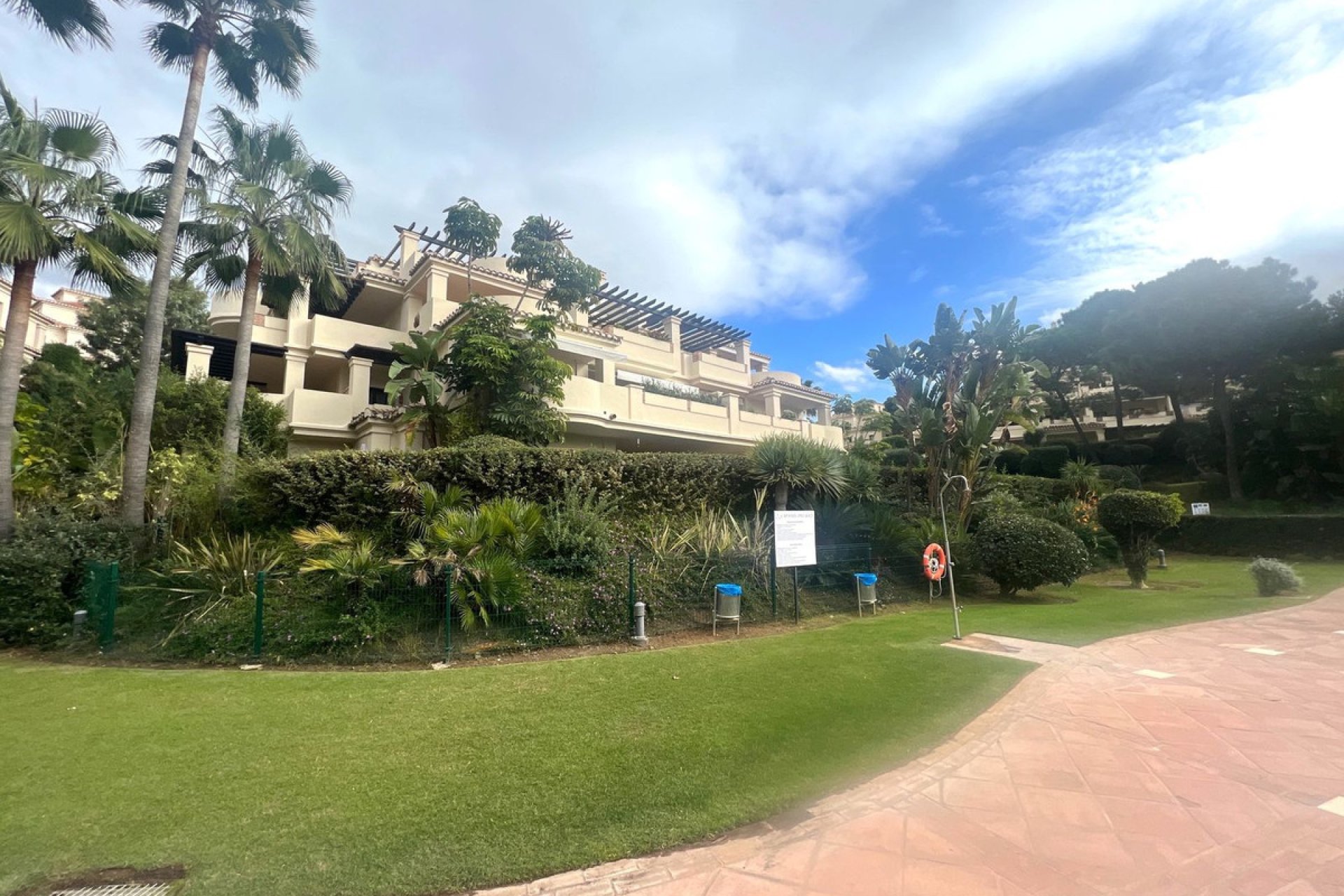 Resale - Apartment - Penthouse - Benahavís - Benahavís Centro