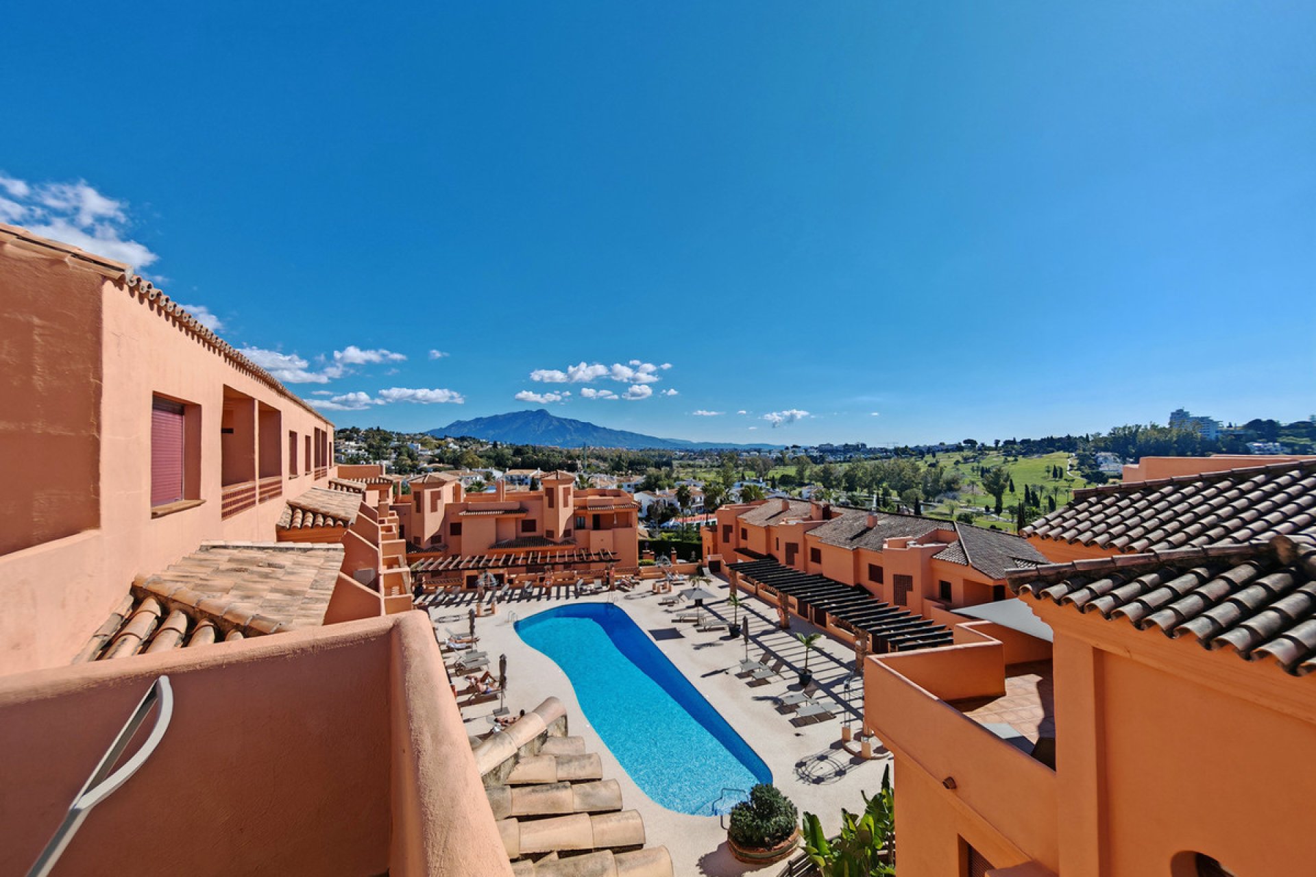 Resale - Apartment - Penthouse - Benahavís - Benahavís Centro