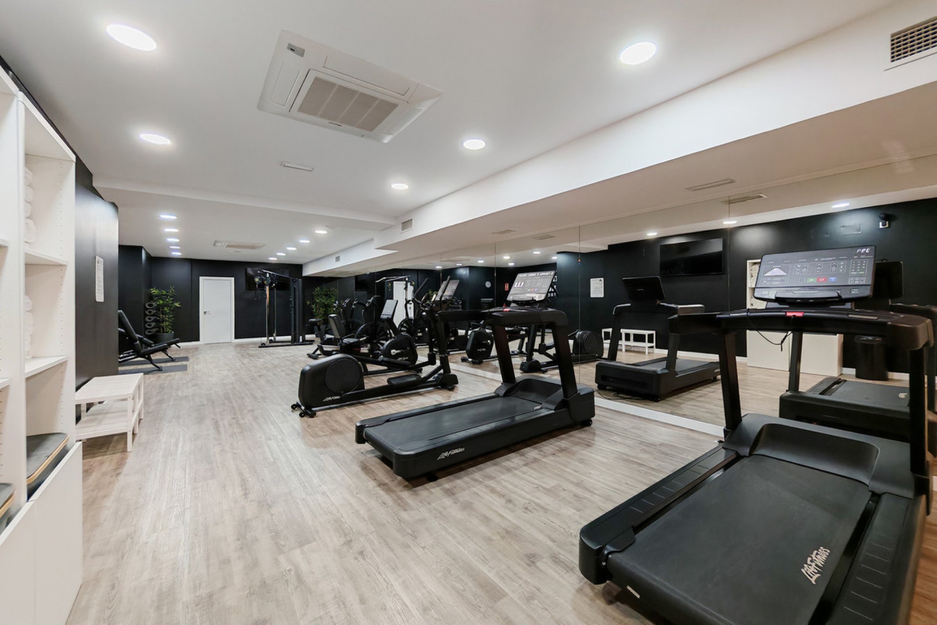 Resale - Apartment - Penthouse - Benahavís - Benahavís Centro