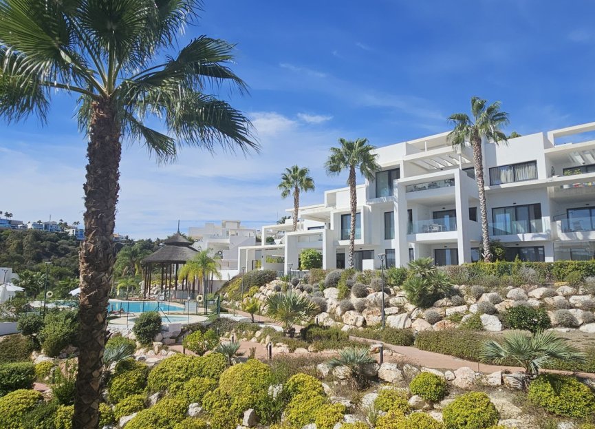 Resale - Apartment - Penthouse Duplex - Estepona - Atalaya