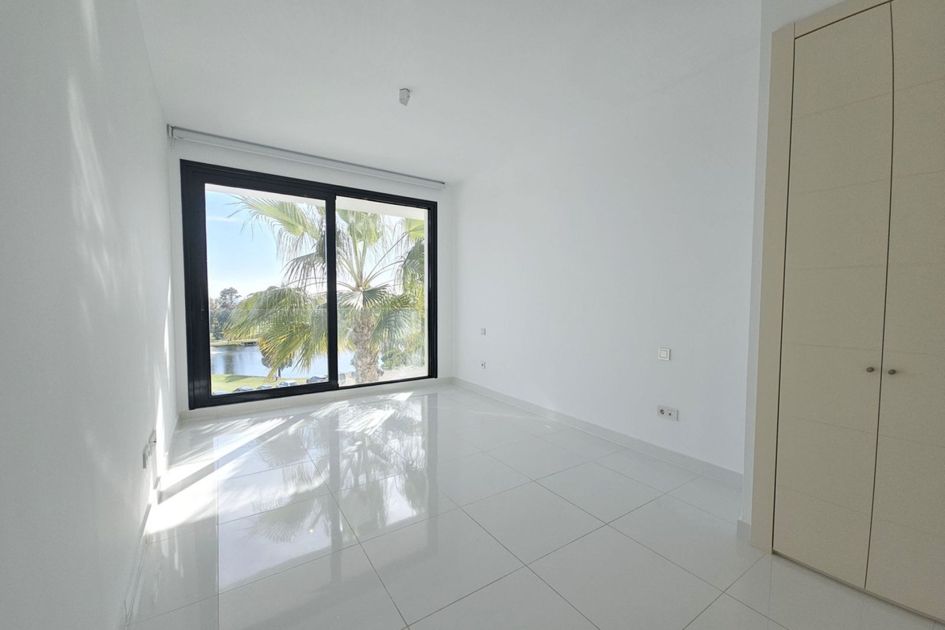 Resale - Apartment - Penthouse Duplex - Estepona - Atalaya