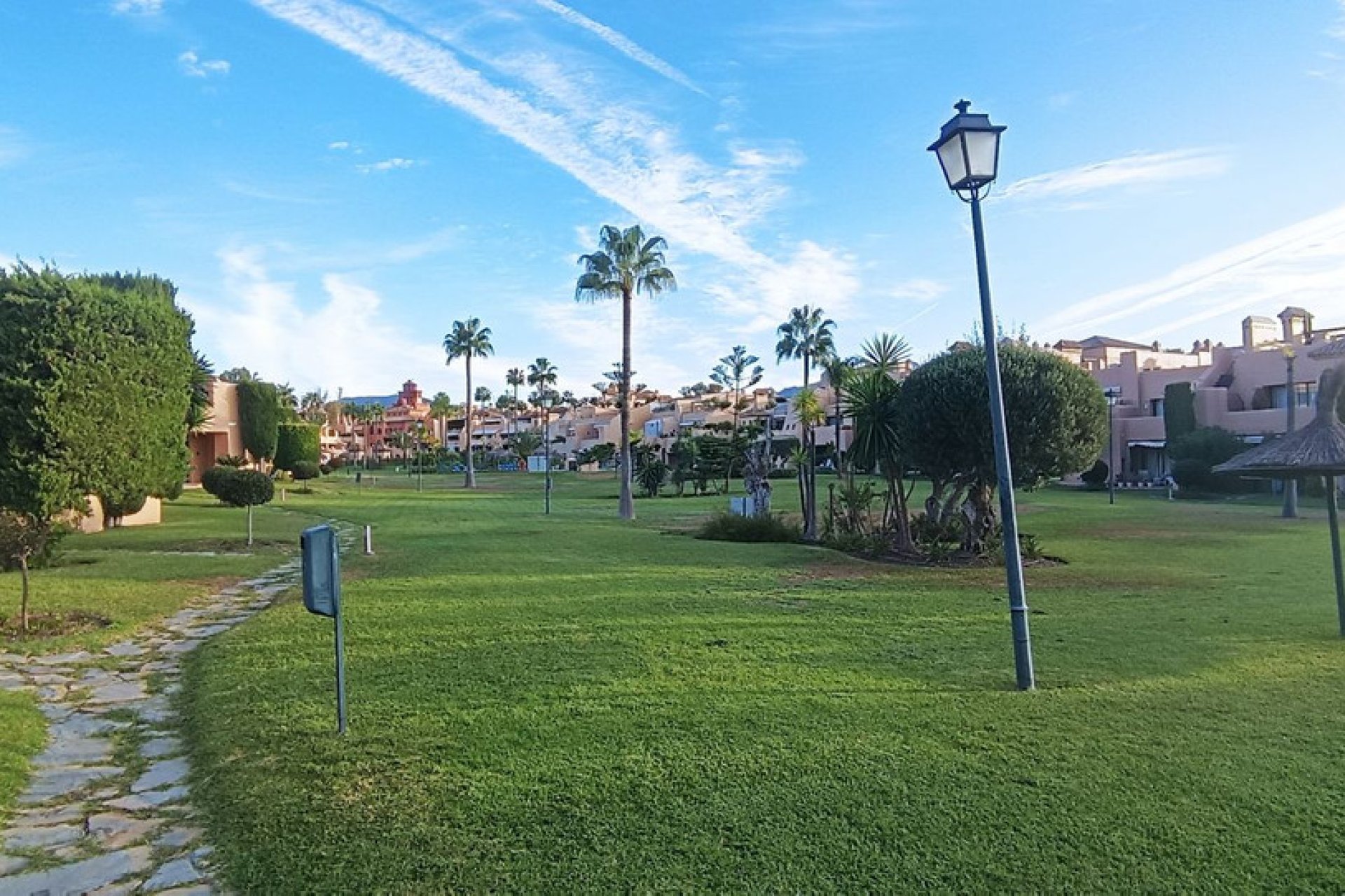 Resale - Apartment - Penthouse Duplex - Estepona - Atalaya