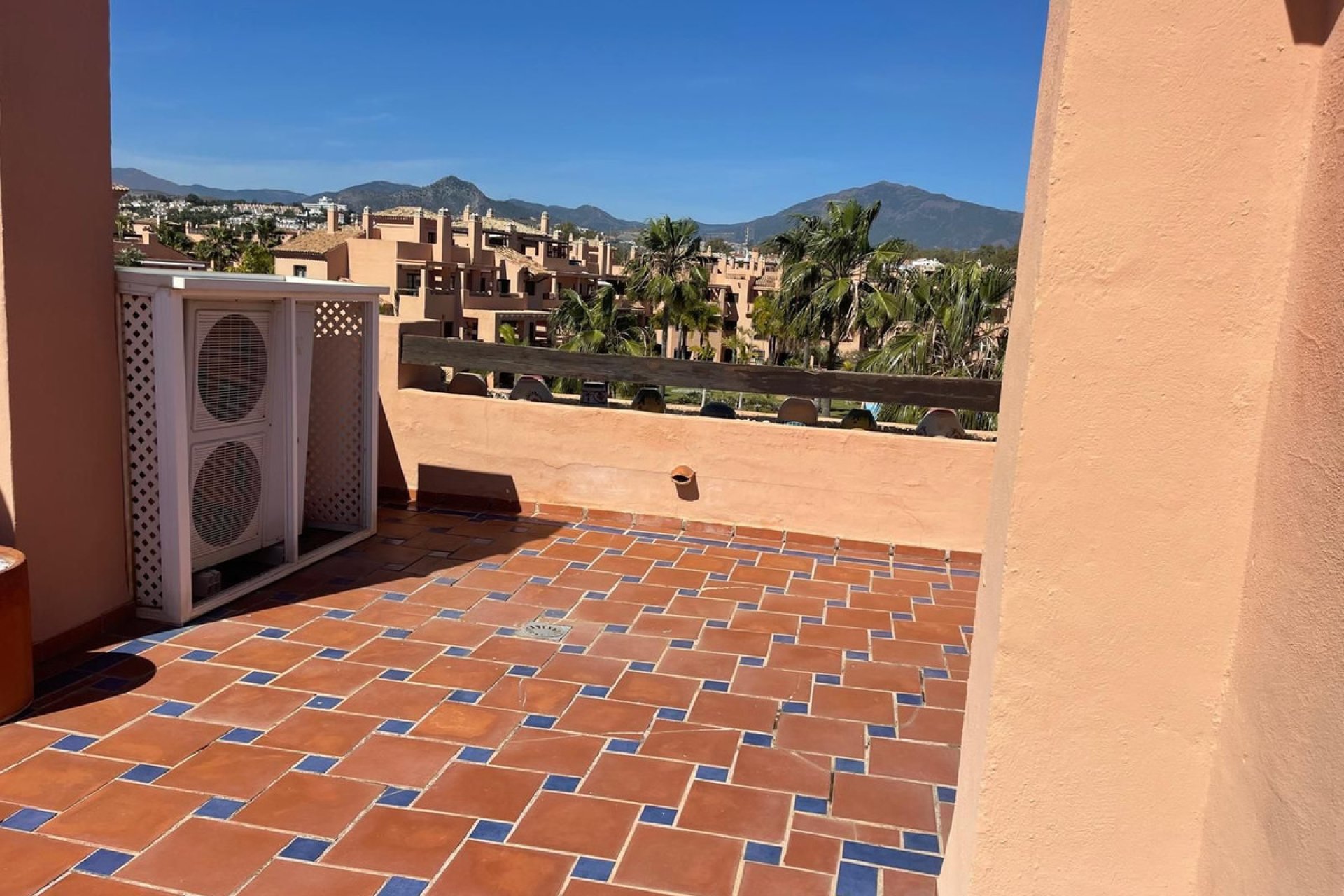 Resale - Apartment - Penthouse Duplex - Estepona - Atalaya