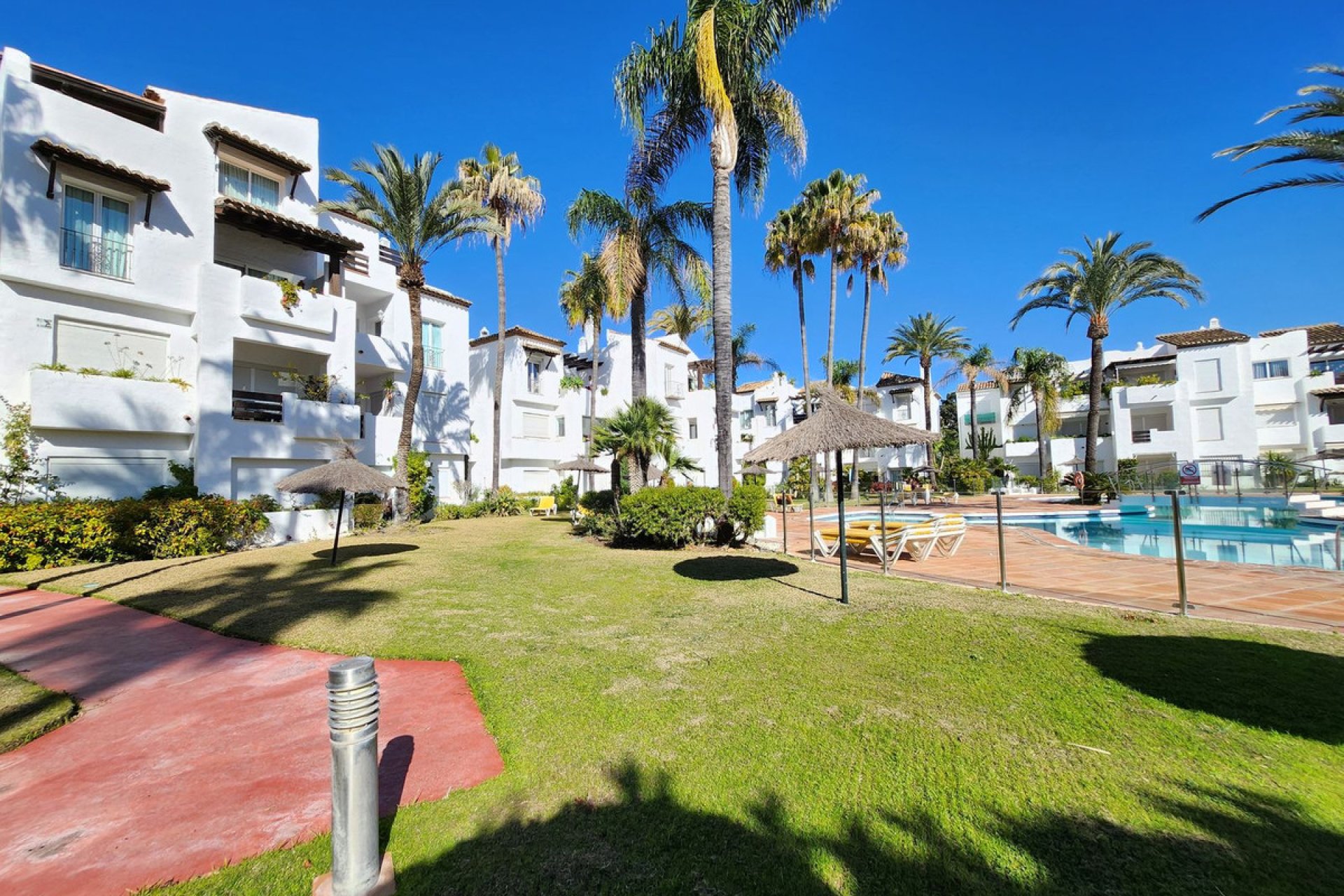 Resale - Apartment - Penthouse Duplex - Estepona - Costalita