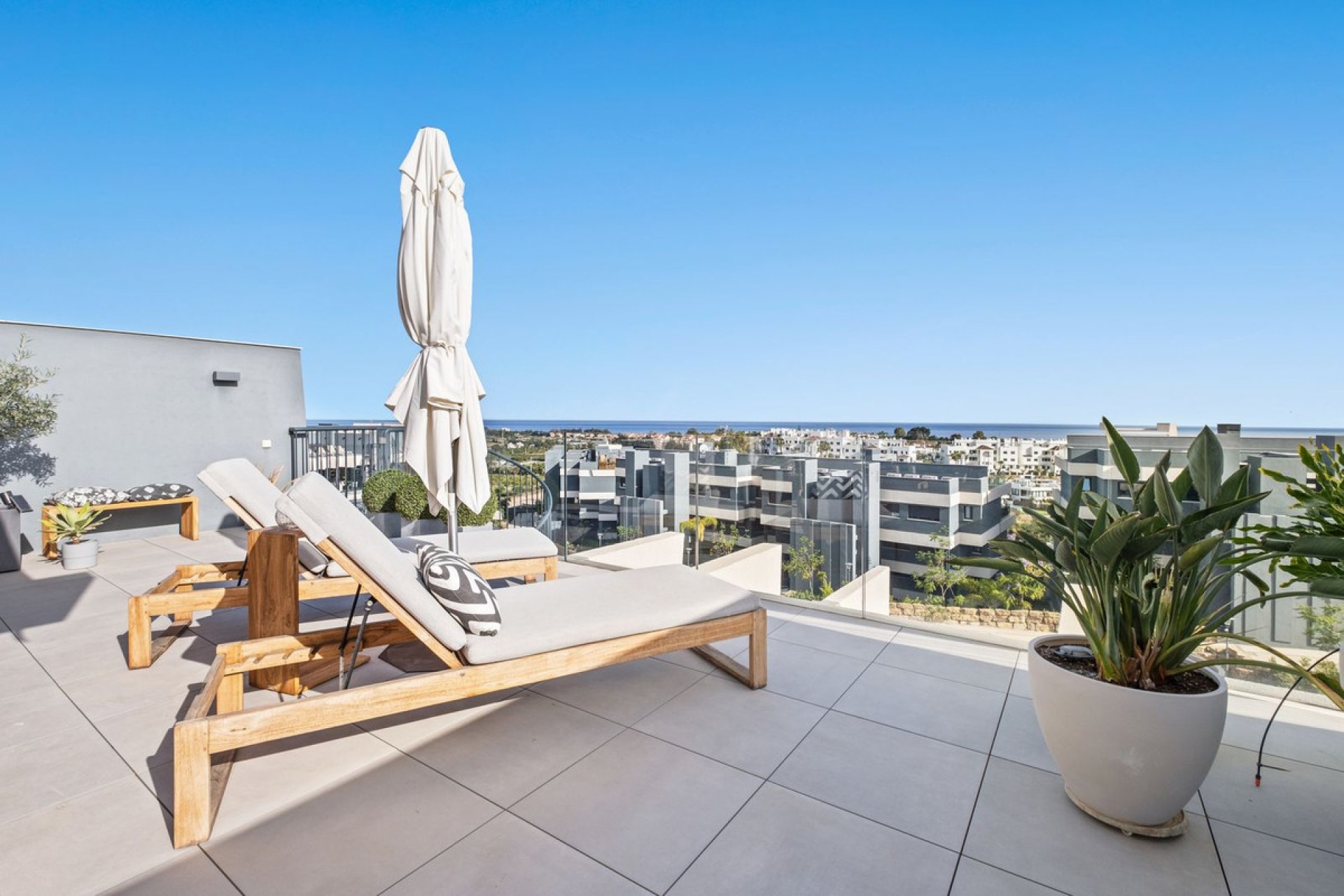 Resale - Apartment - Penthouse Duplex - Estepona - Estepona Centro