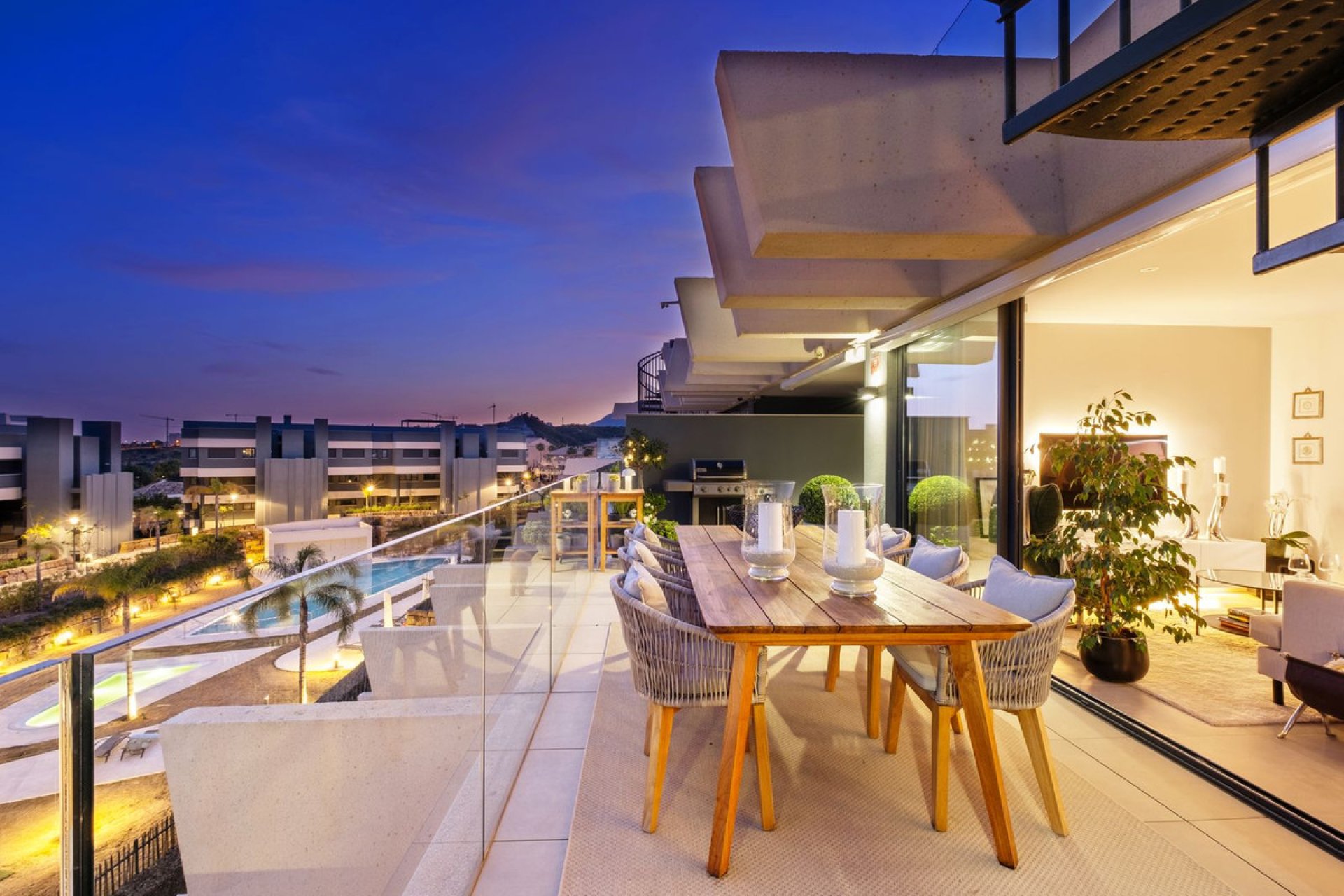 Resale - Apartment - Penthouse Duplex - Estepona - Estepona Centro