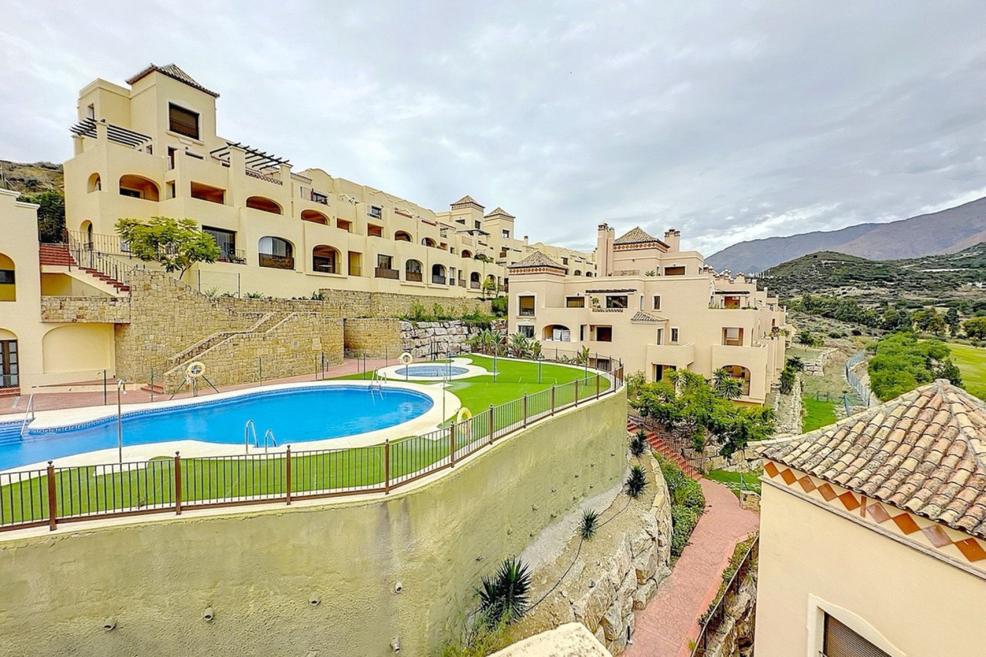 Resale - Apartment - Penthouse Duplex - Estepona - Estepona Centro