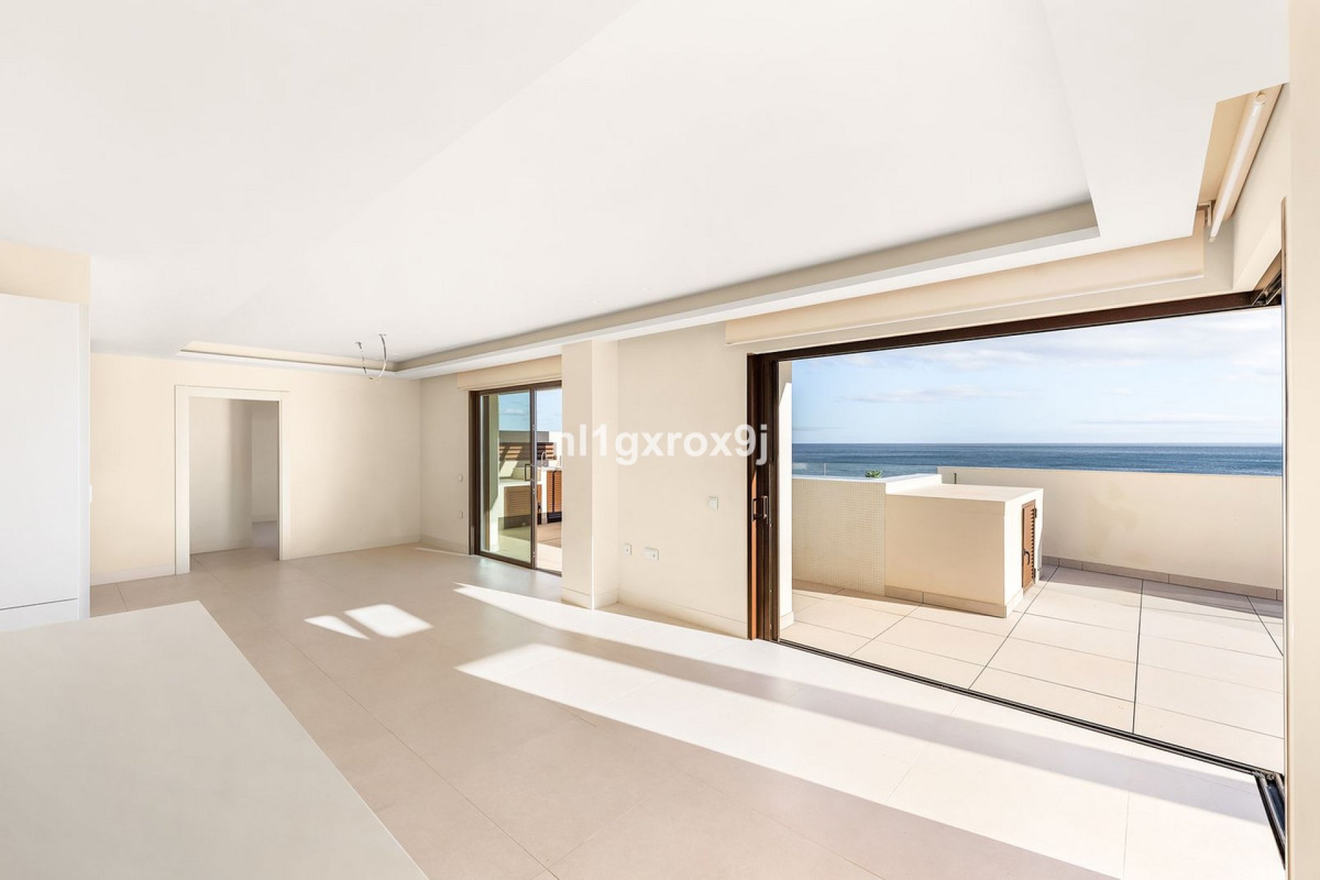 Resale - Apartment - Penthouse Duplex - Estepona - Estepona Centro