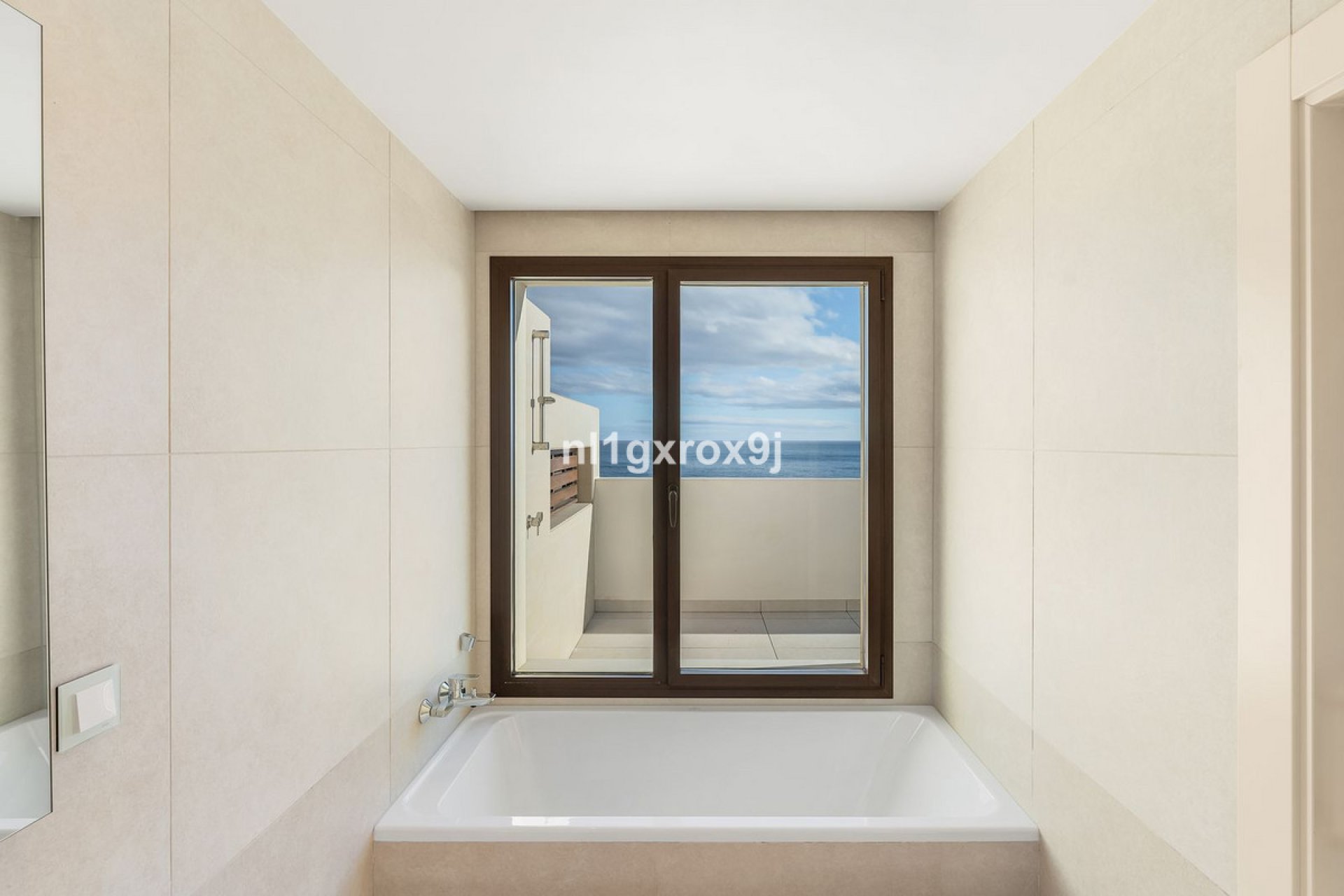 Resale - Apartment - Penthouse Duplex - Estepona - Estepona Centro