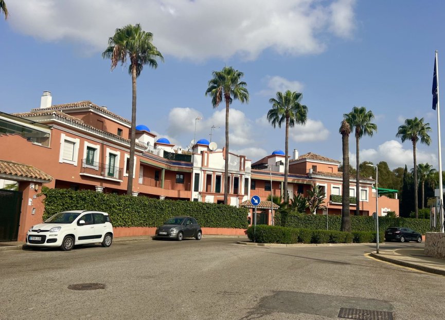 Resale - Apartment - Penthouse Duplex - Estepona - Estepona Centro