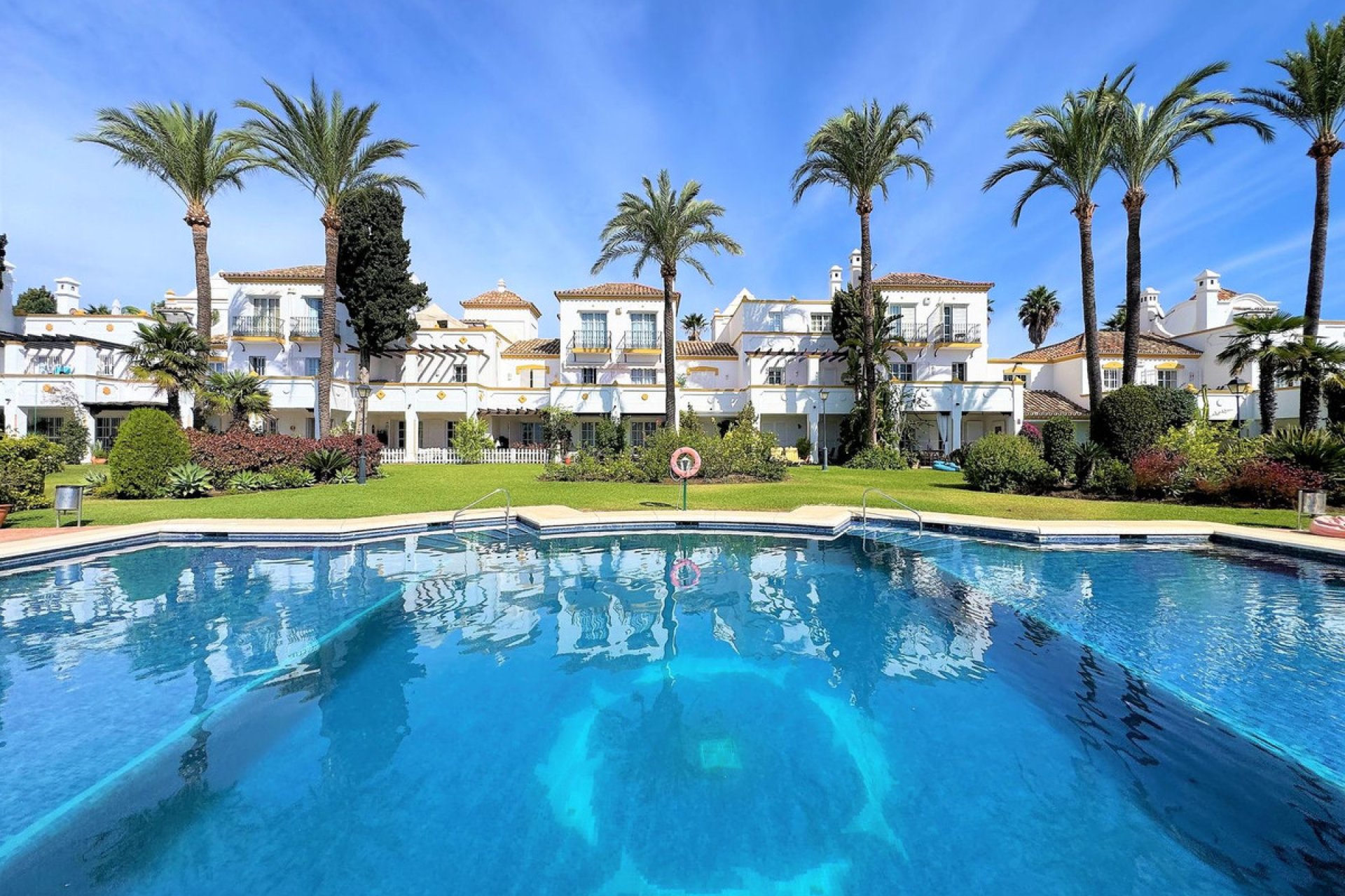 Resale - Apartment - Penthouse Duplex - Estepona - Estepona Centro