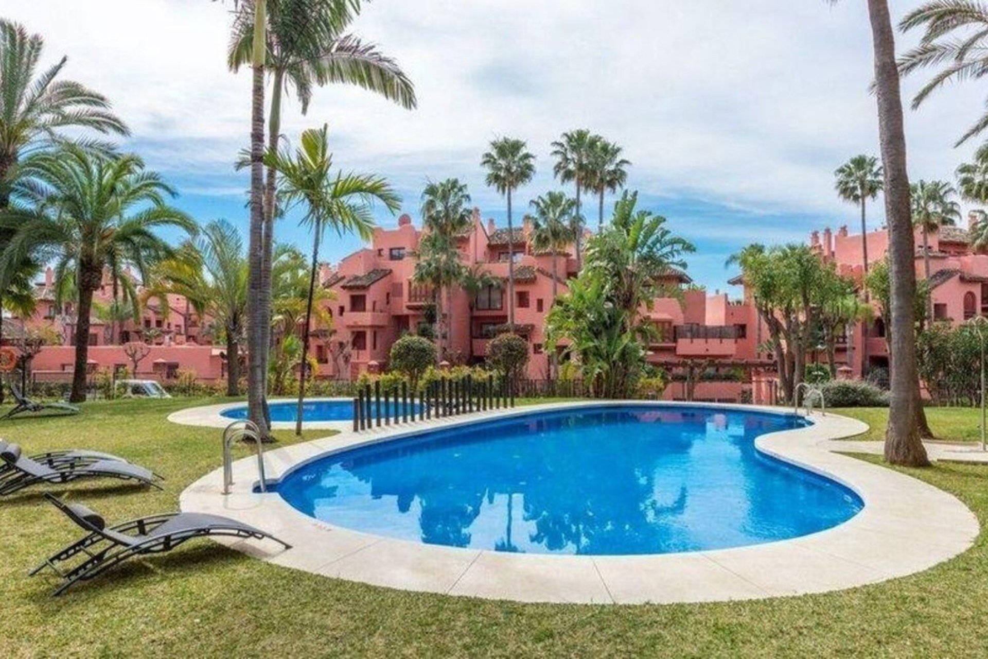 Resale - Apartment - Penthouse Duplex - Estepona - Estepona Centro