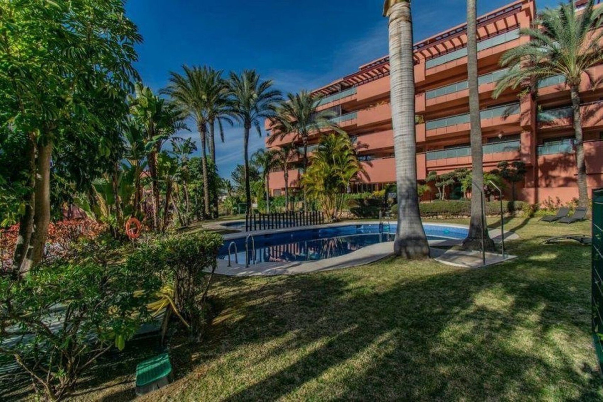 Resale - Apartment - Penthouse Duplex - Estepona - Estepona Centro