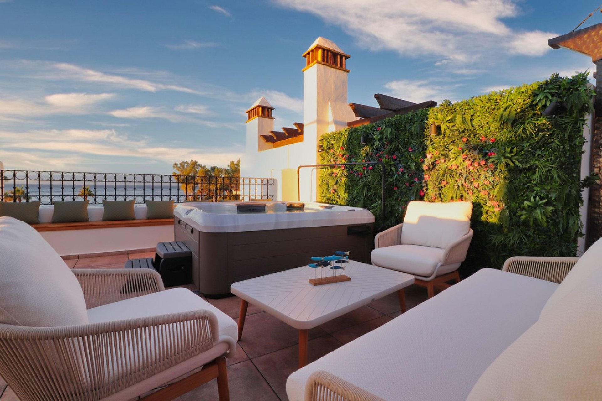 Resale - Apartment - Penthouse Duplex - Estepona - Estepona Centro