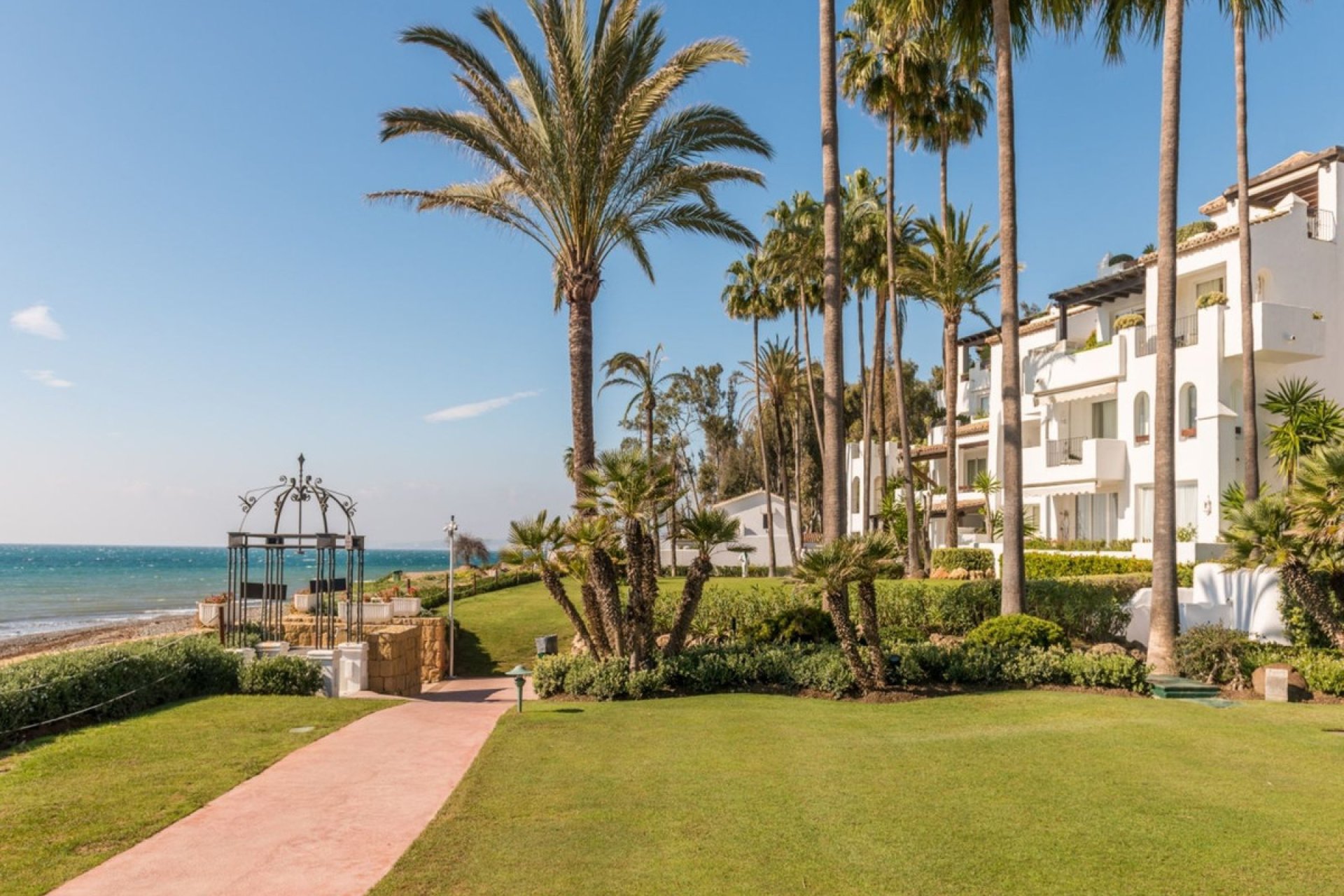 Resale - Apartment - Penthouse Duplex - Estepona - Estepona Centro