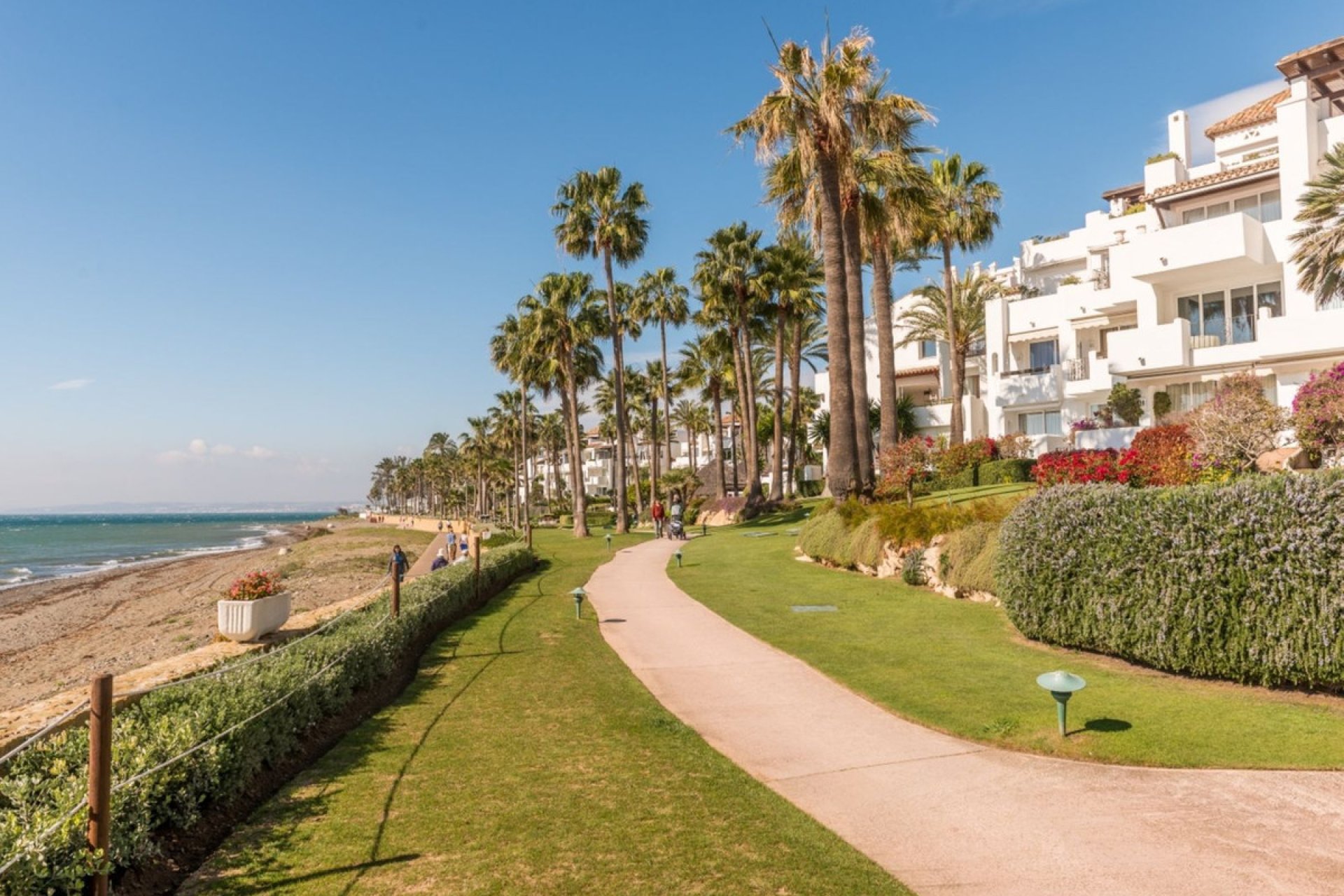 Resale - Apartment - Penthouse Duplex - Estepona - Estepona Centro