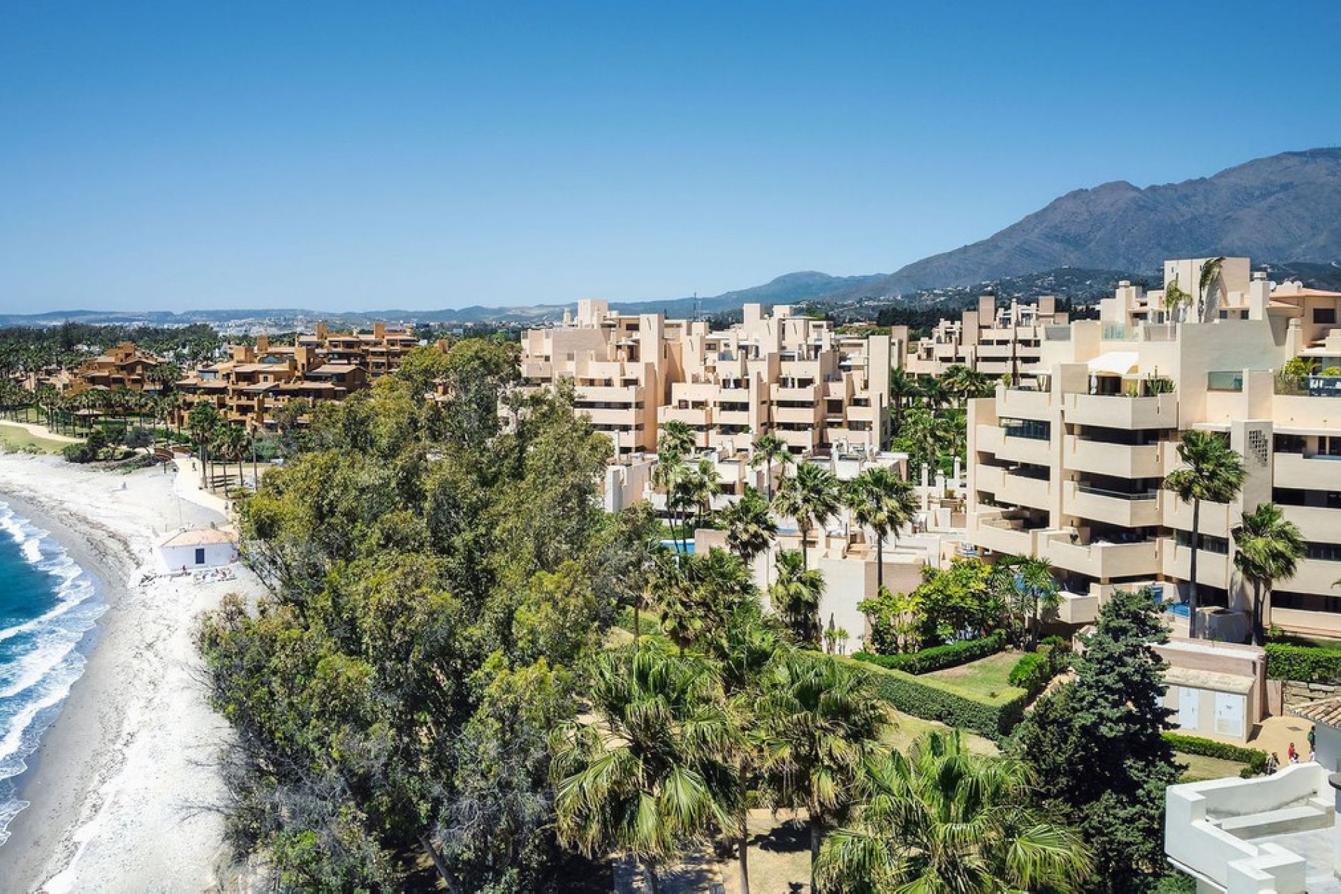 Resale - Apartment - Penthouse Duplex - Estepona - Estepona Centro