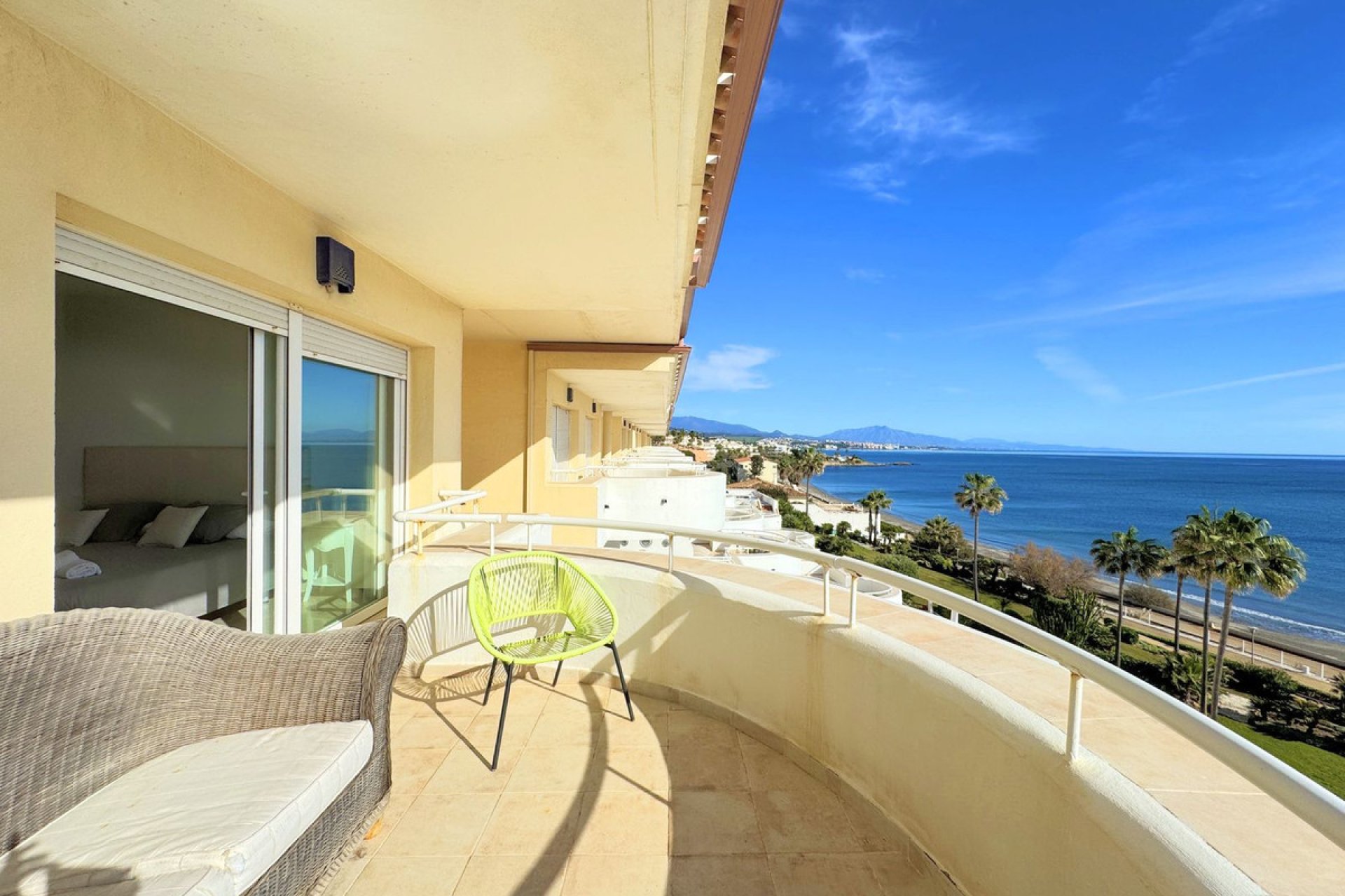 Resale - Apartment - Penthouse Duplex - Estepona - Estepona Centro