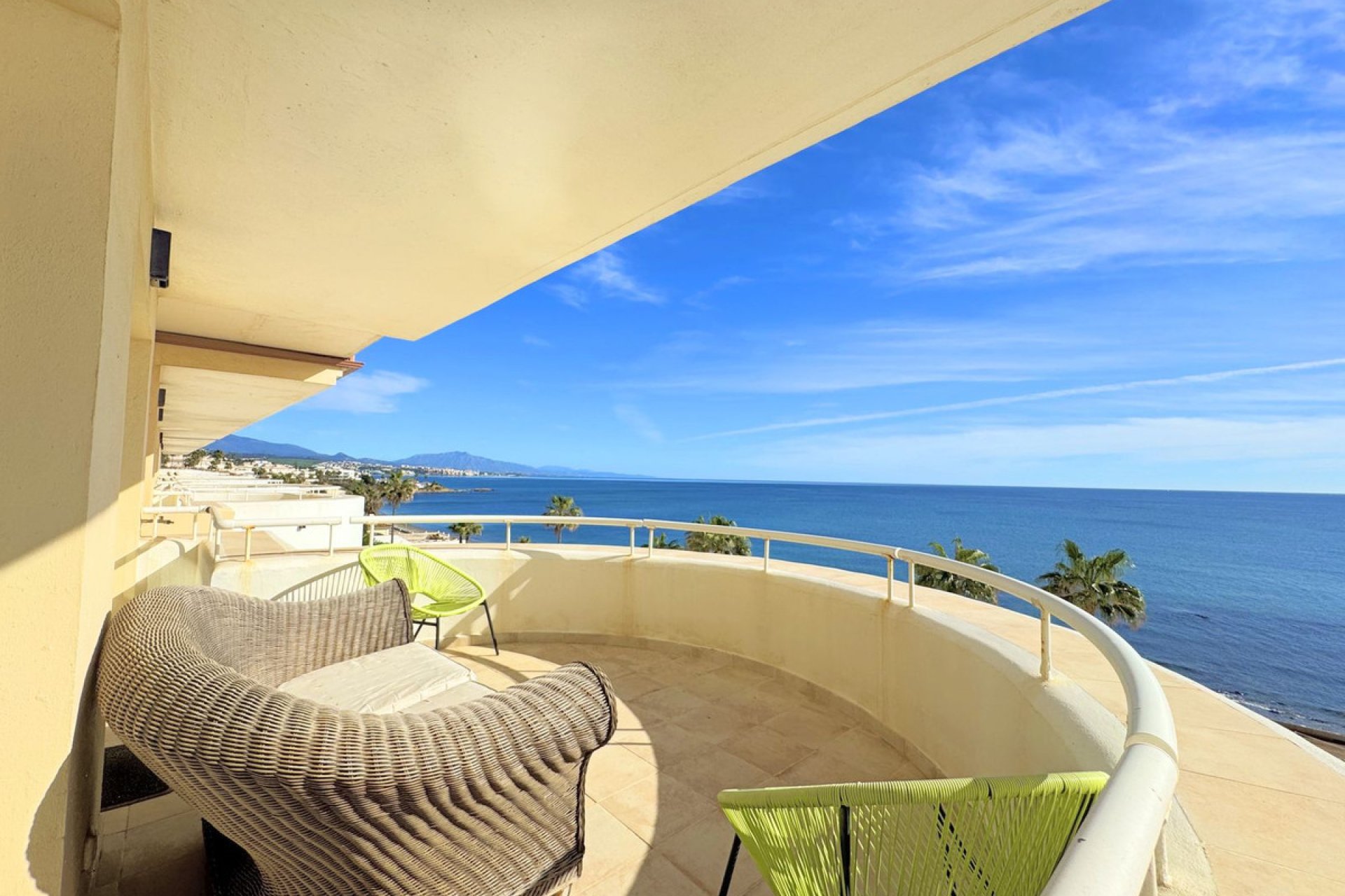 Resale - Apartment - Penthouse Duplex - Estepona - Estepona Centro