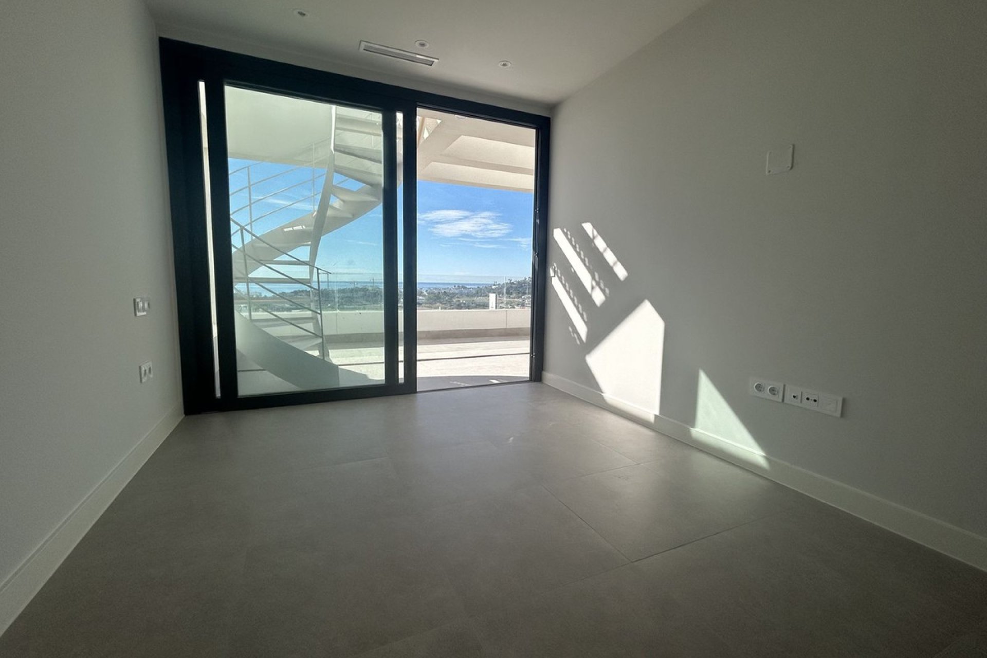 Resale - Apartment - Penthouse Duplex - Estepona - Estepona Centro