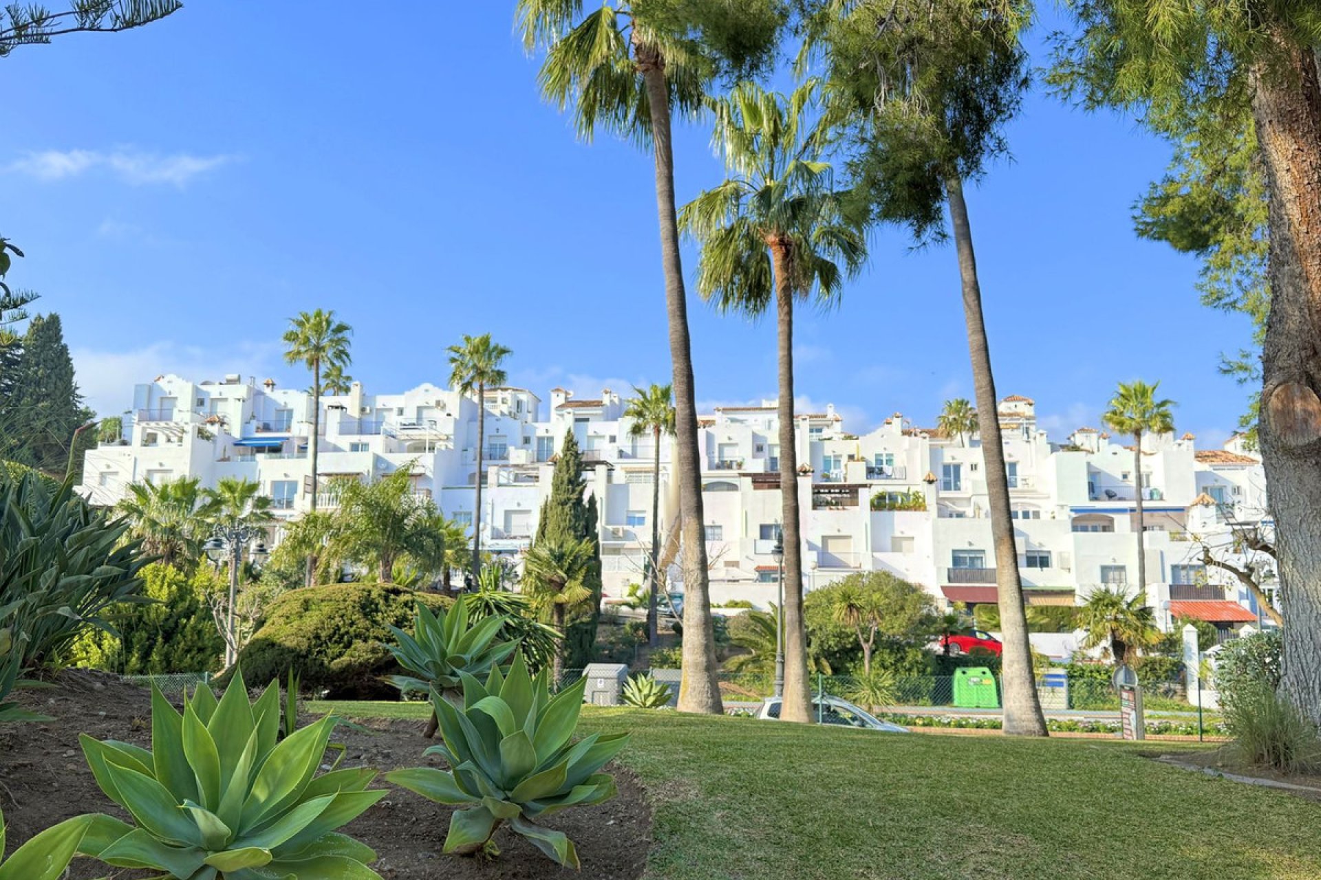 Resale - Apartment - Penthouse Duplex - Estepona - Estepona Centro