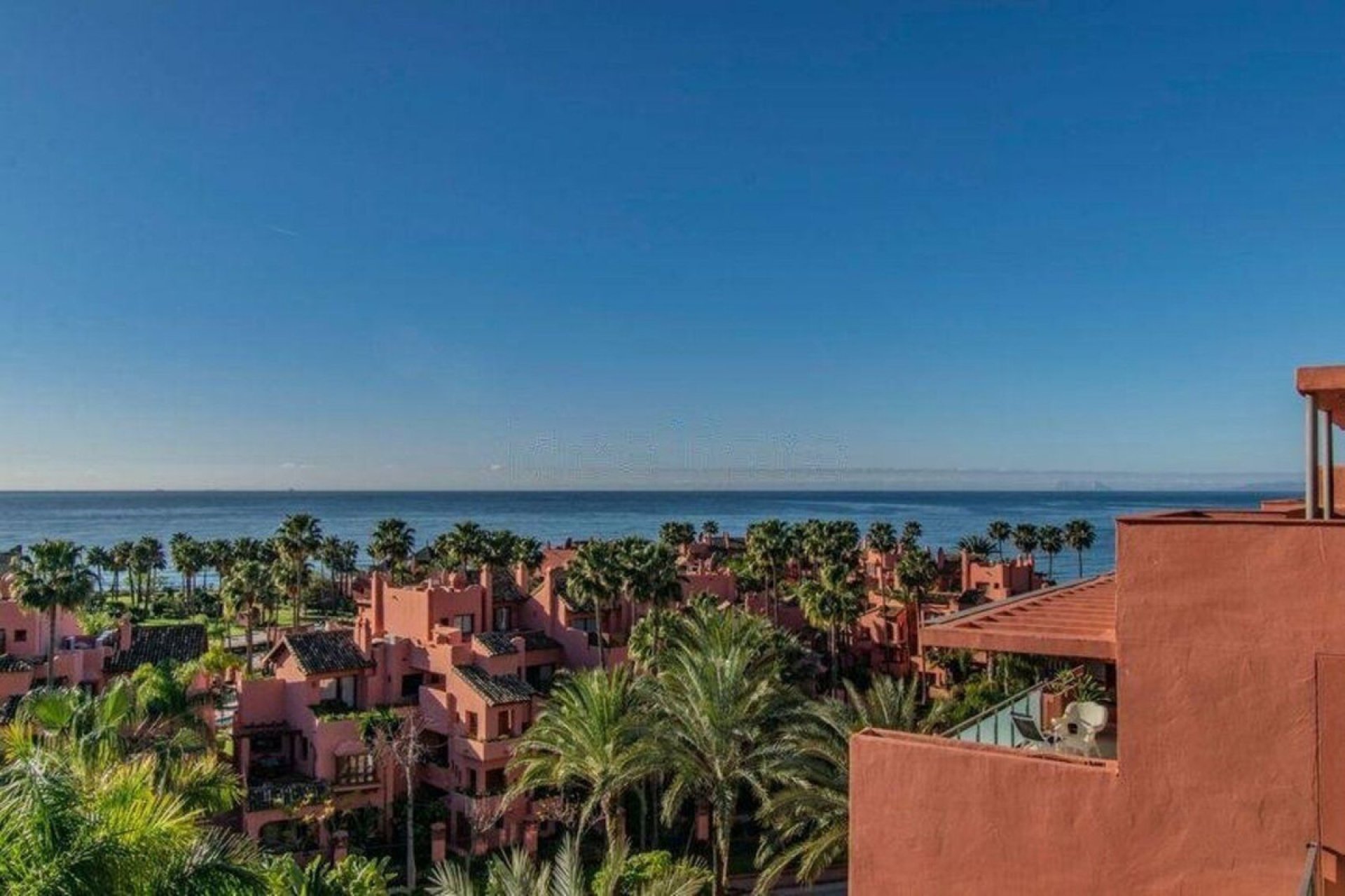 Resale - Apartment - Penthouse Duplex - Estepona - Estepona Centro