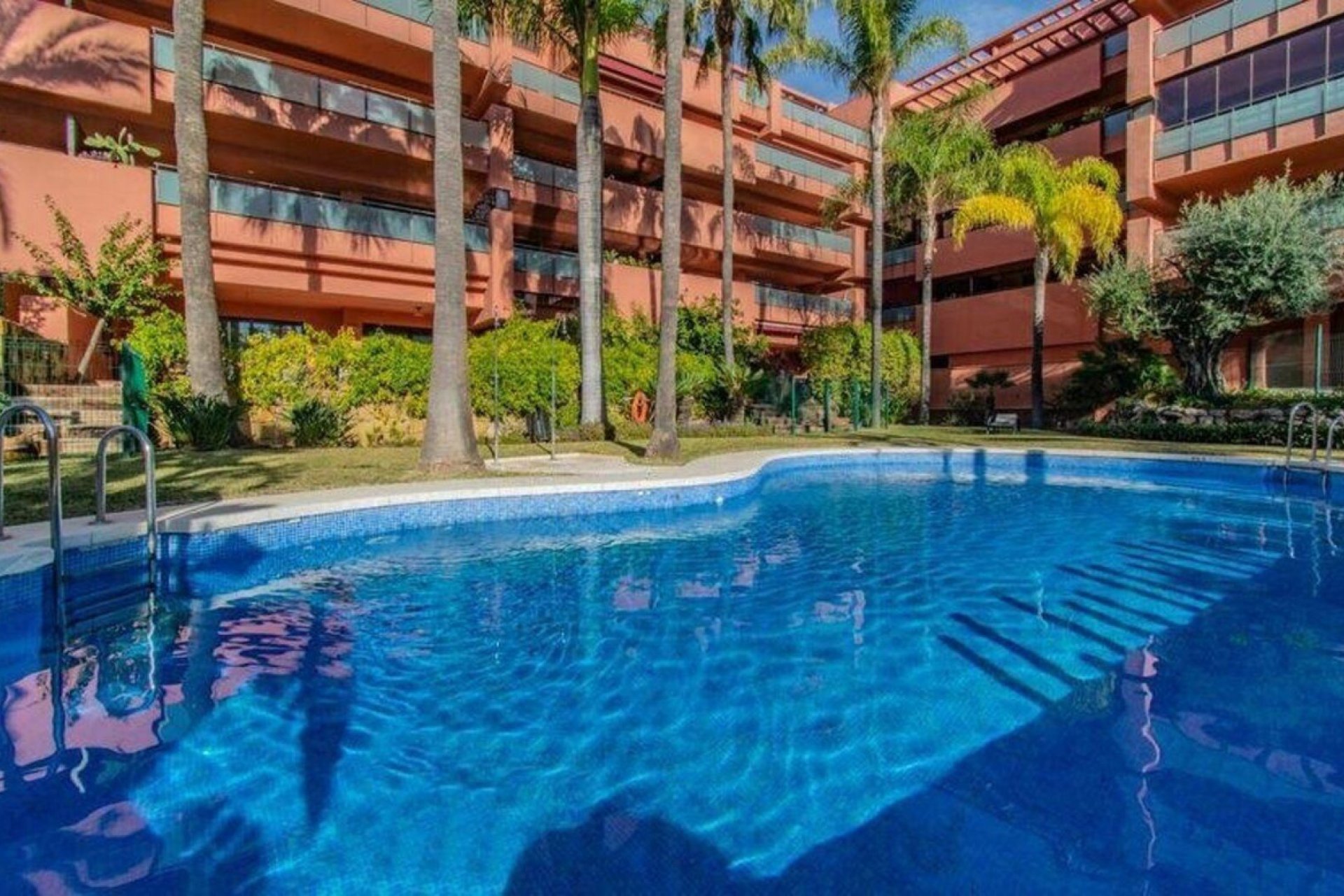 Resale - Apartment - Penthouse Duplex - Estepona - Estepona Centro