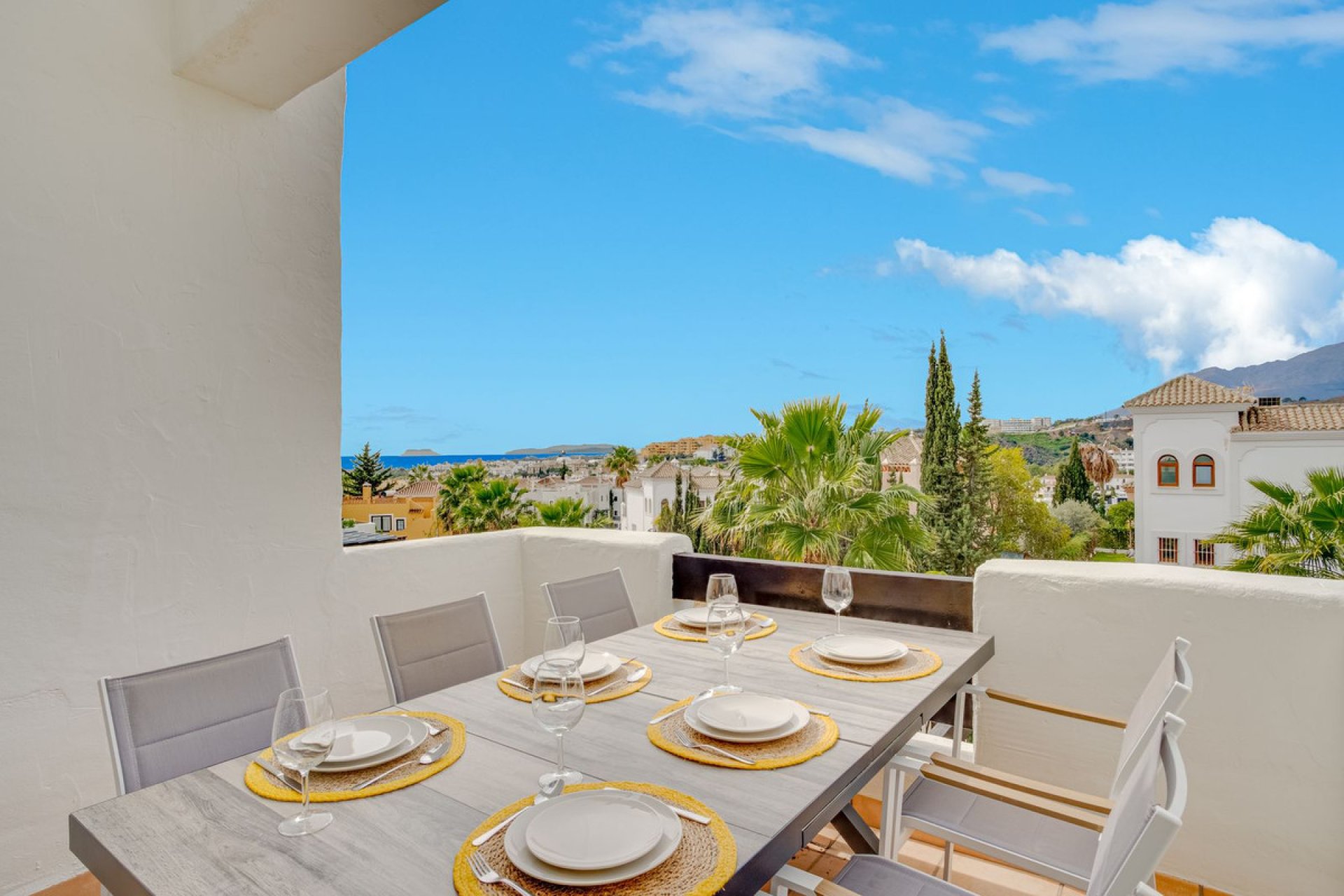 Resale - Apartment - Penthouse Duplex - Estepona - Estepona Centro