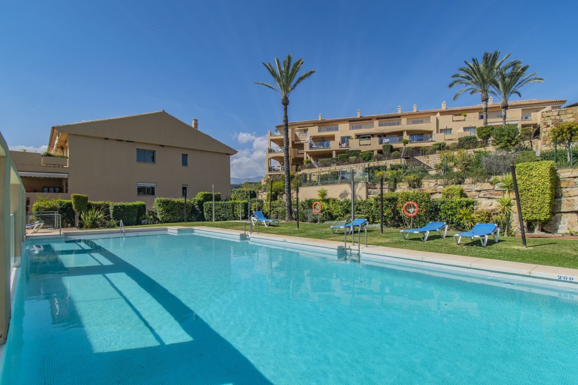 Resale - Apartment - Penthouse Duplex - Estepona - Selwo