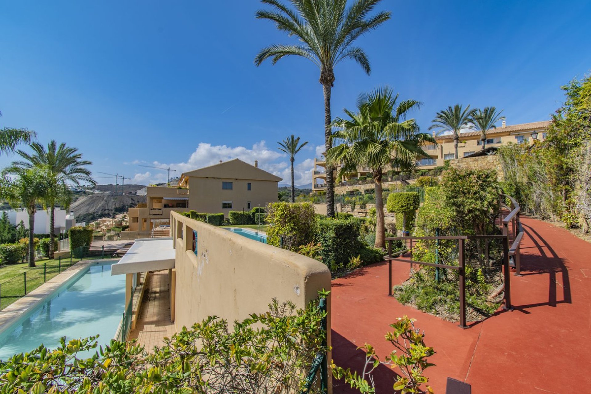 Resale - Apartment - Penthouse Duplex - Estepona - Selwo