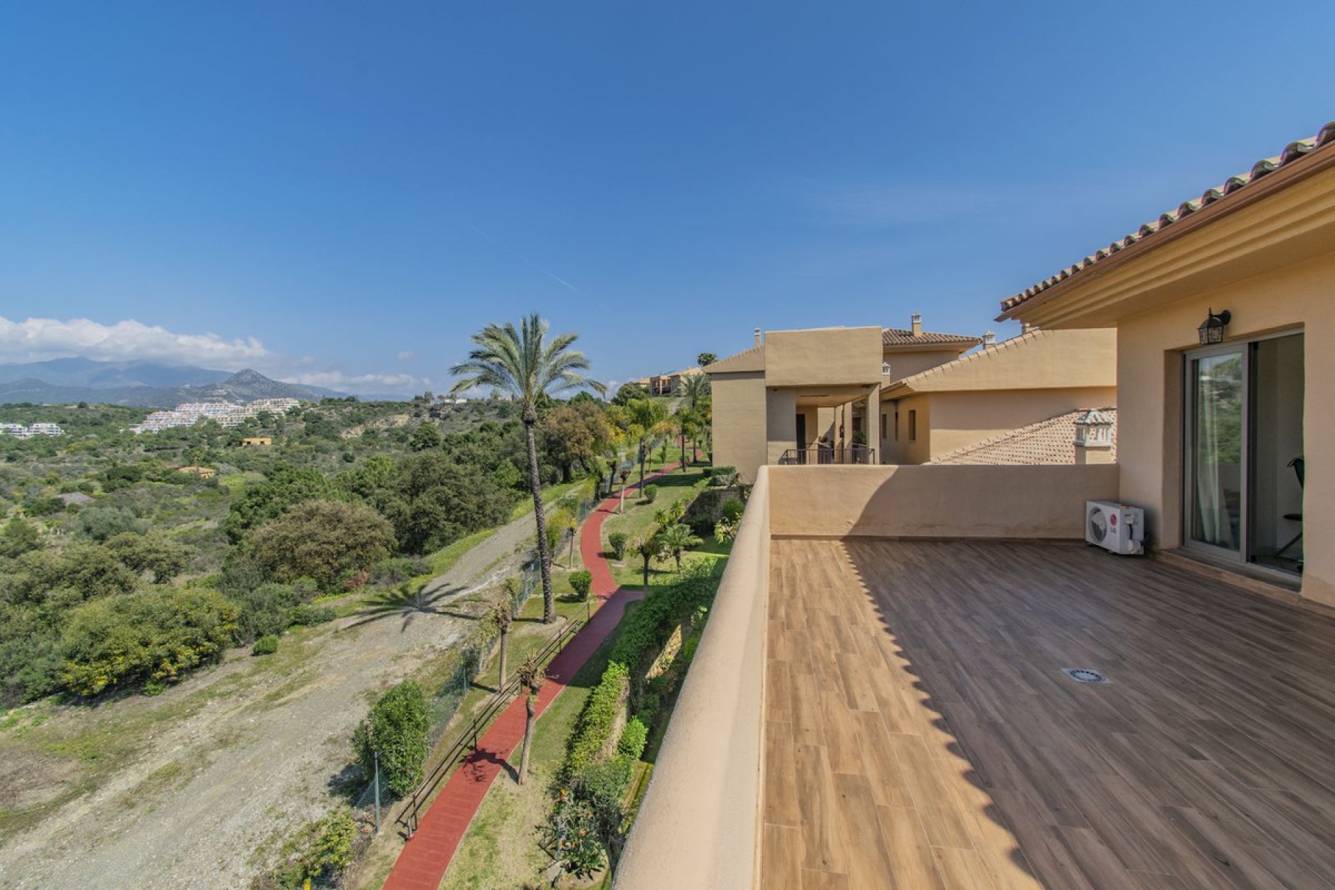 Resale - Apartment - Penthouse Duplex - Estepona - Selwo