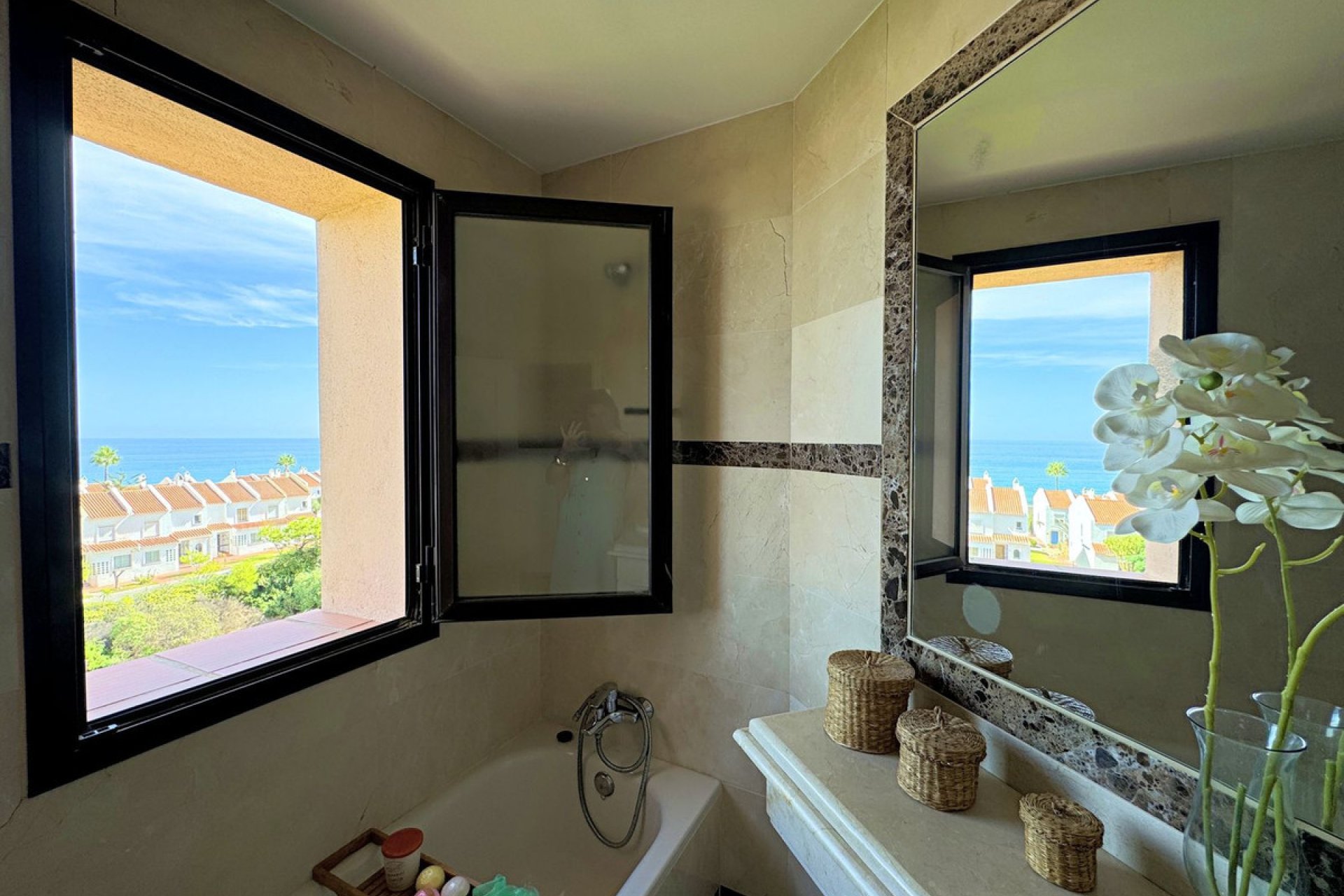 Resale - Apartment - Penthouse Duplex - Manilva - La Duquesa