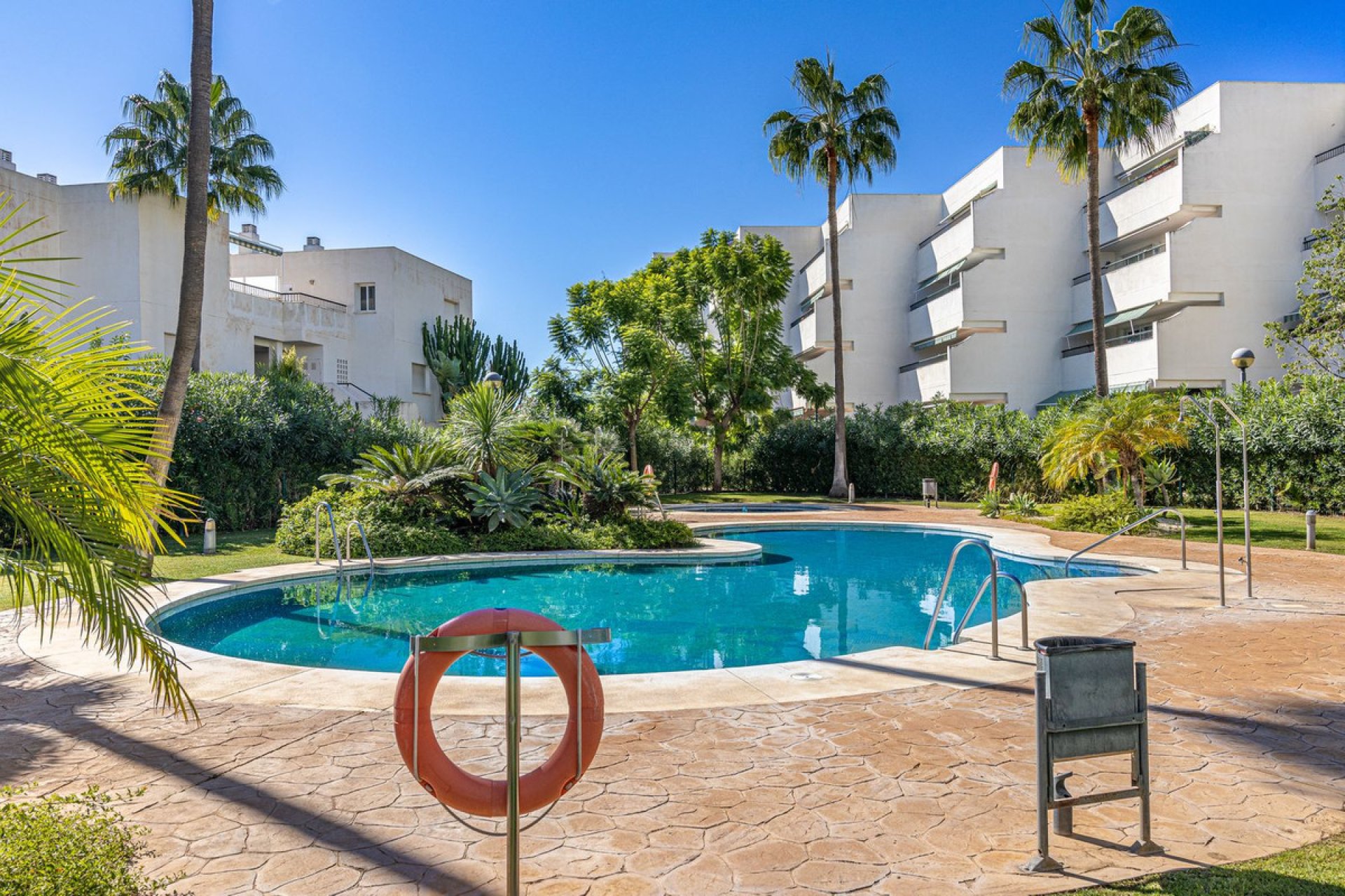 Resale - Apartment - Penthouse Duplex - Marbella - Guadalmina Baja