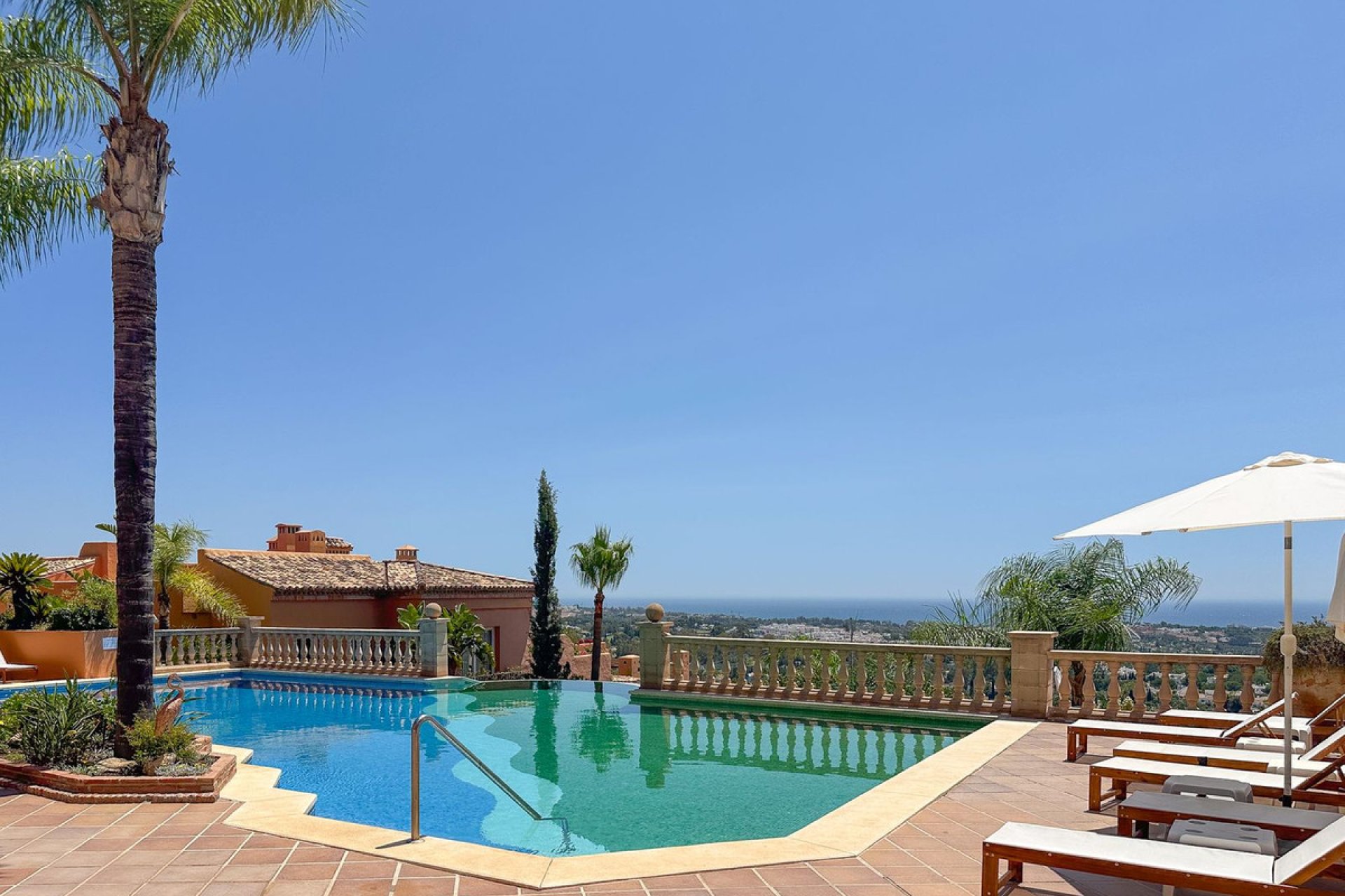 Resale - Apartment - Penthouse Duplex - Marbella - Nueva Andalucia