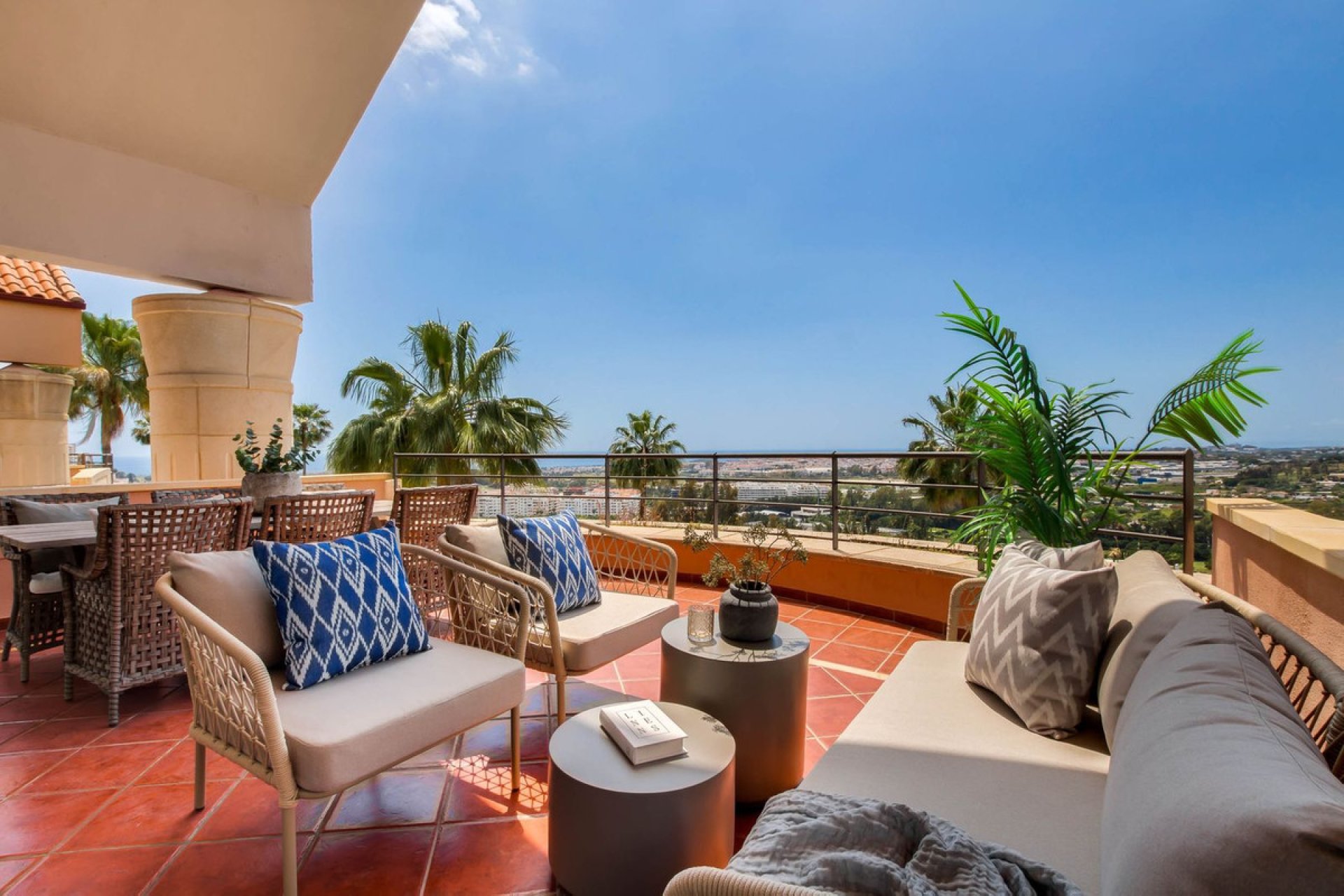 Resale - Apartment - Penthouse Duplex - Marbella - Nueva Andalucia