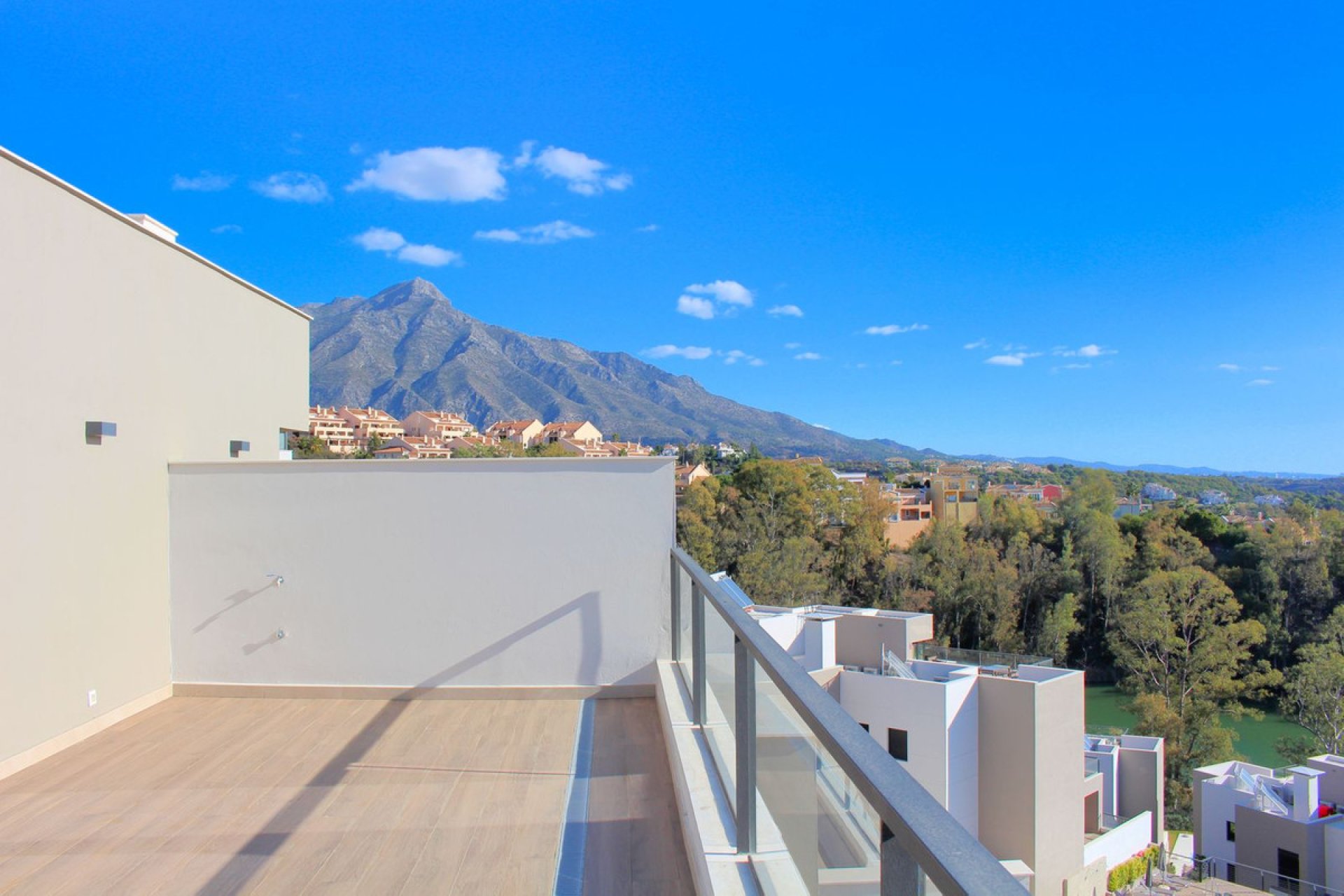 Resale - Apartment - Penthouse Duplex - Marbella - Nueva Andalucia