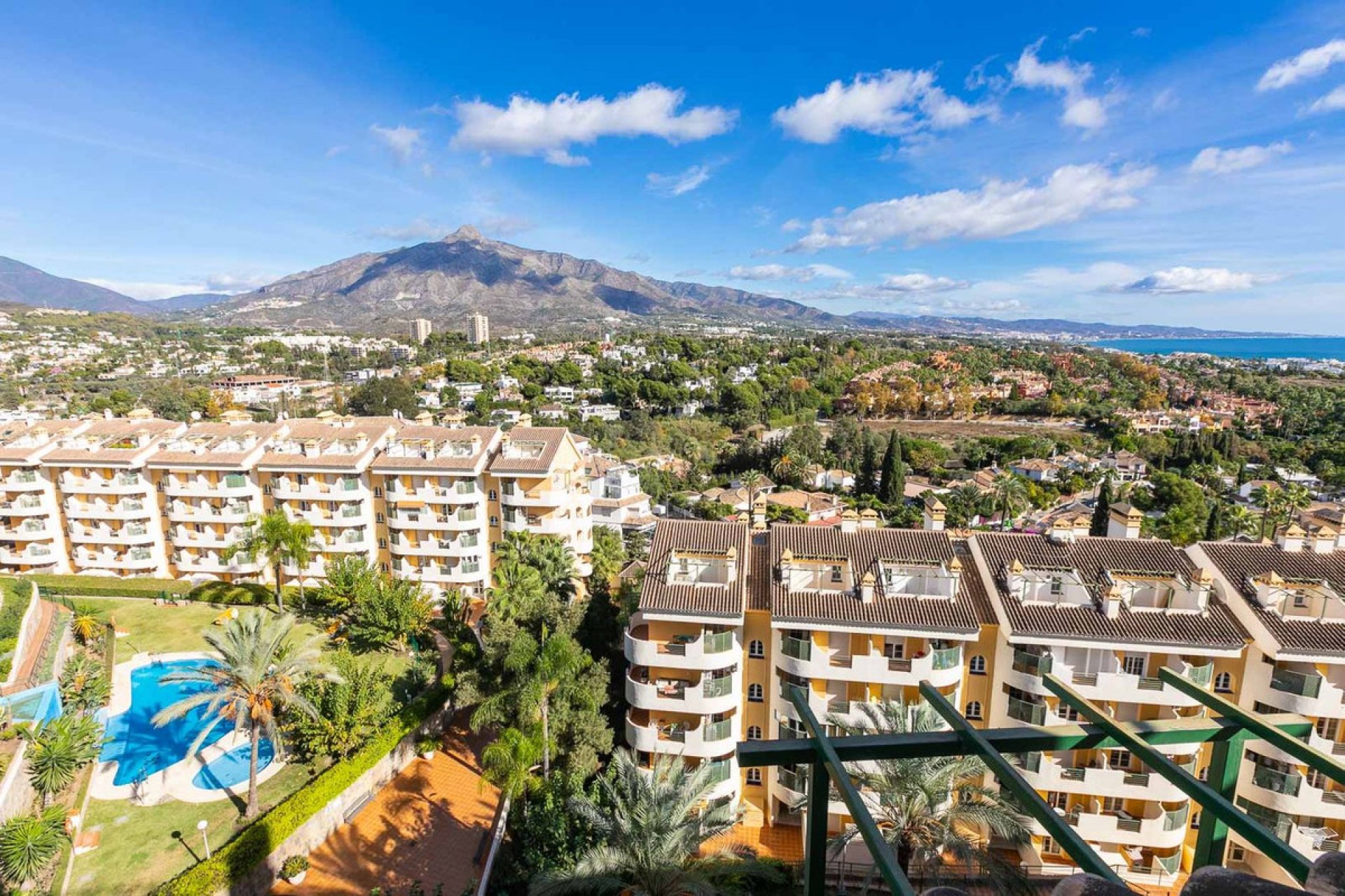 Resale - Apartment - Penthouse Duplex - Marbella - Nueva Andalucia