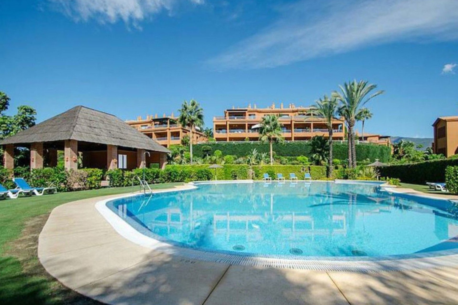 Resale - Apartment - Penthouse - Estepona - Atalaya