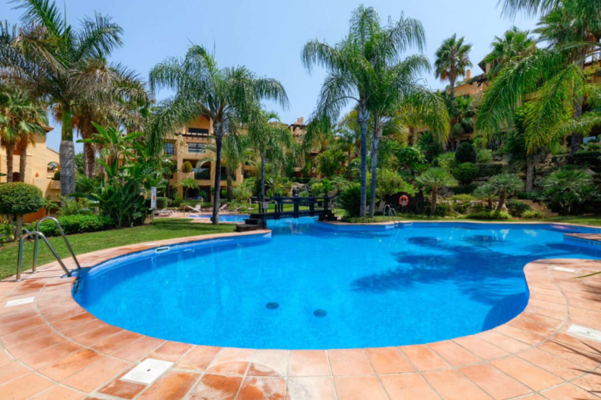 Resale - Apartment - Penthouse - Estepona - Atalaya