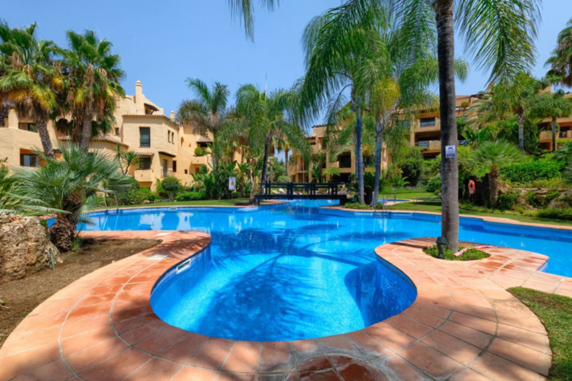 Resale - Apartment - Penthouse - Estepona - Atalaya